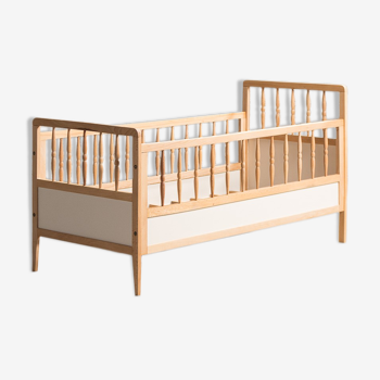 Baby bed in solid beech, natural wax