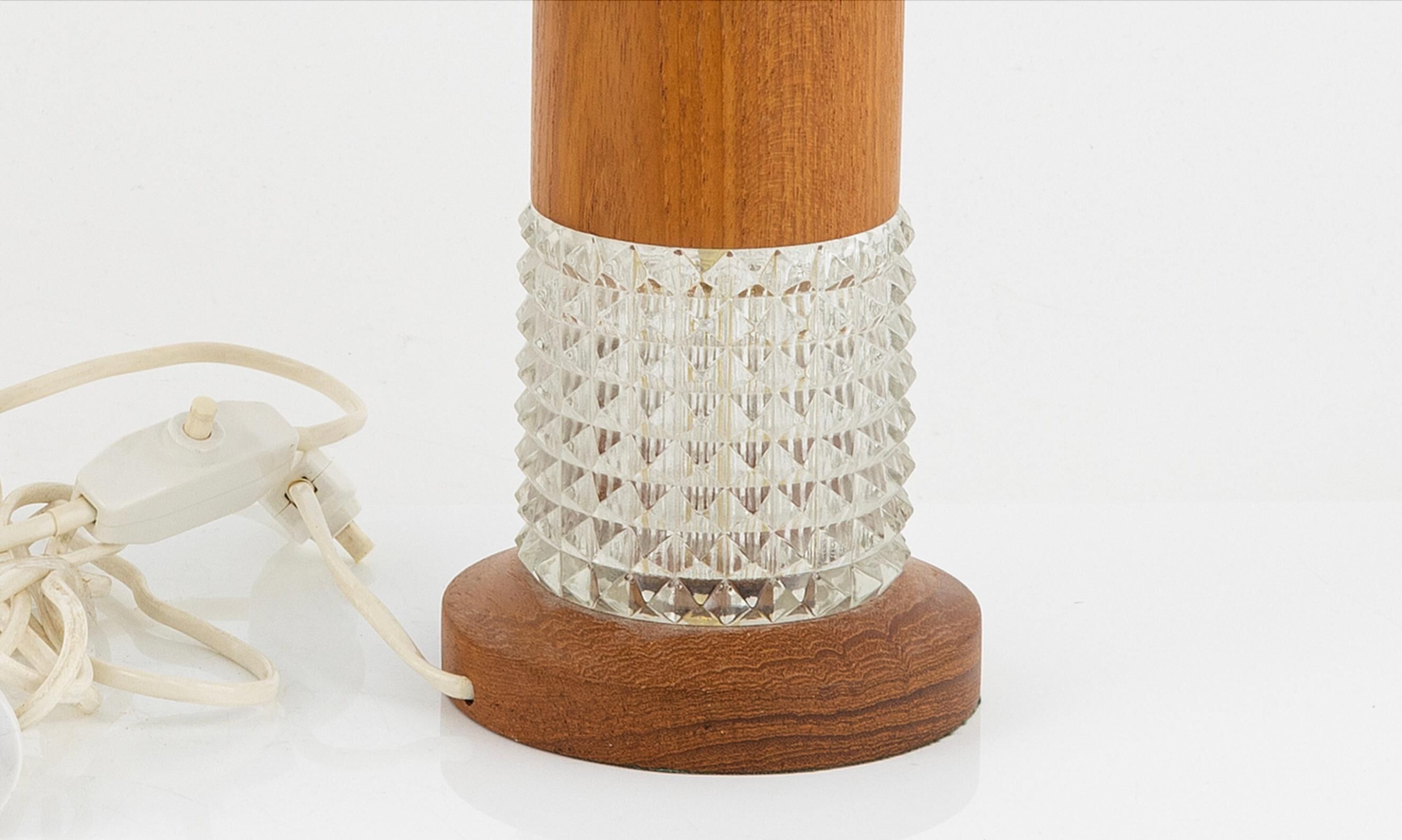 Lampes de table Orrefors en teck et verre, lot de 2 , Suède, 1960