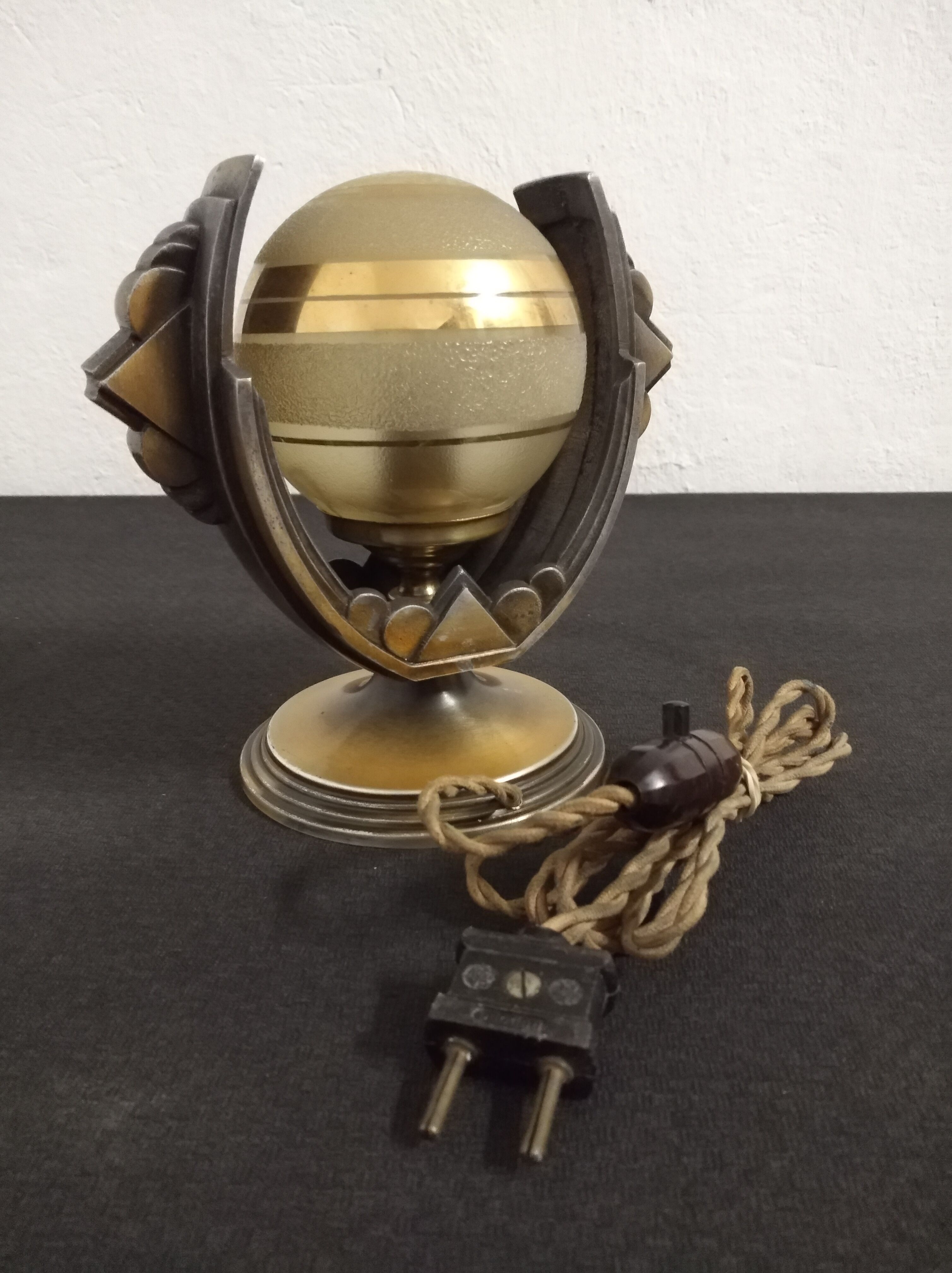 Art deco bedside lamp