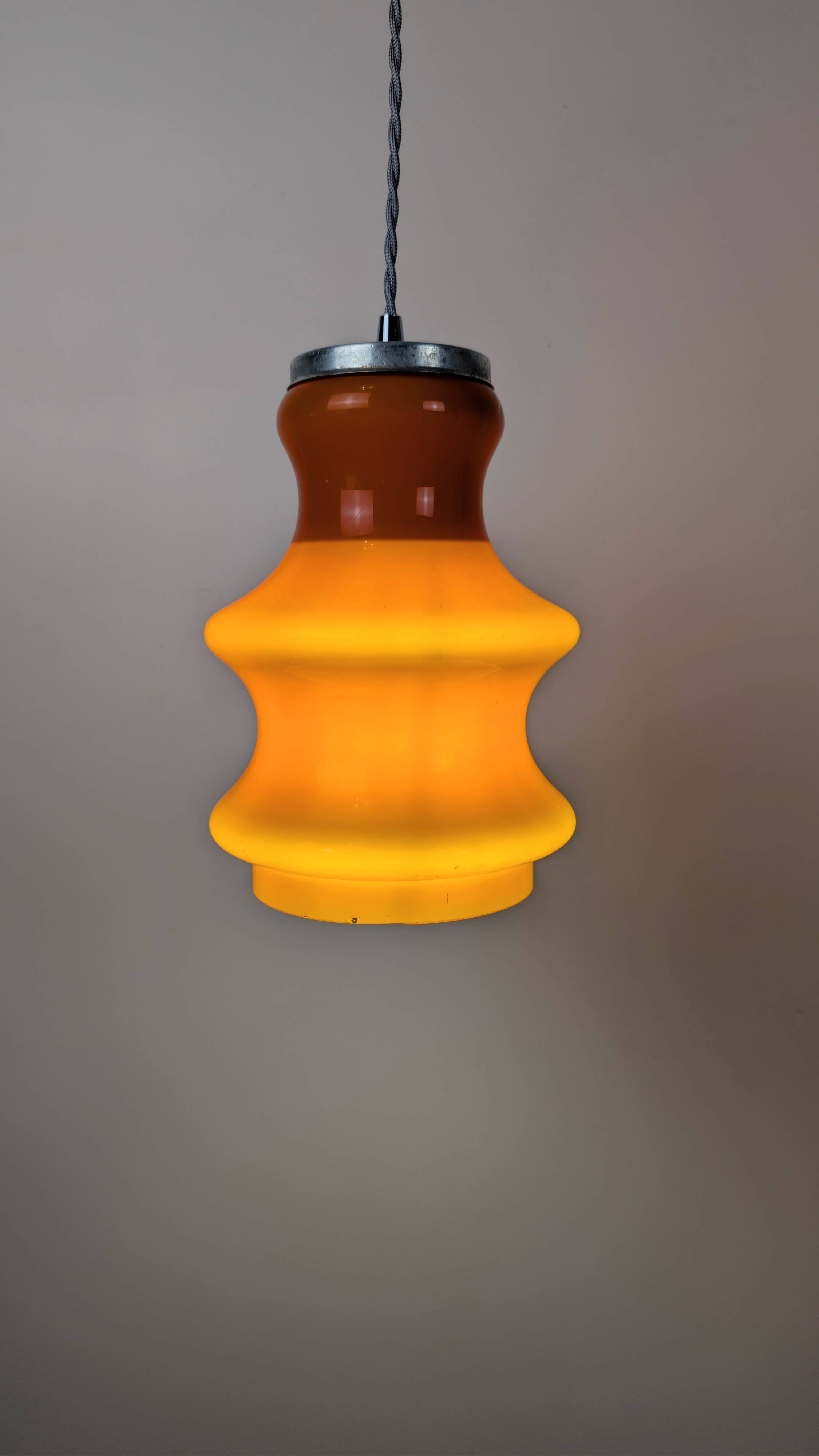 Suspension vintage en verre opalin orange design années 70
