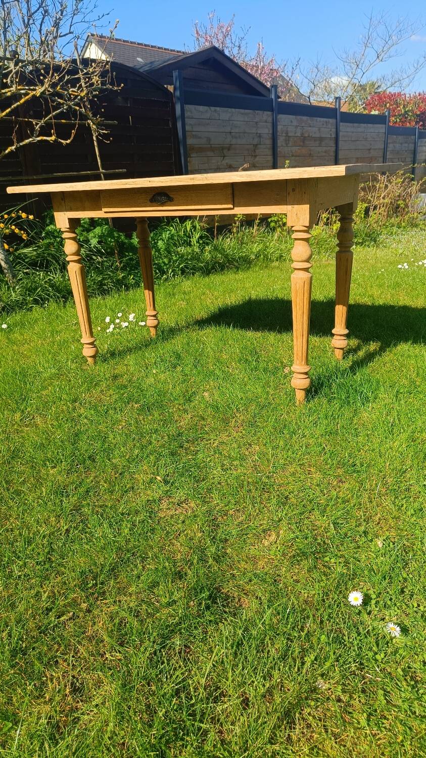 Farm table with turned legs