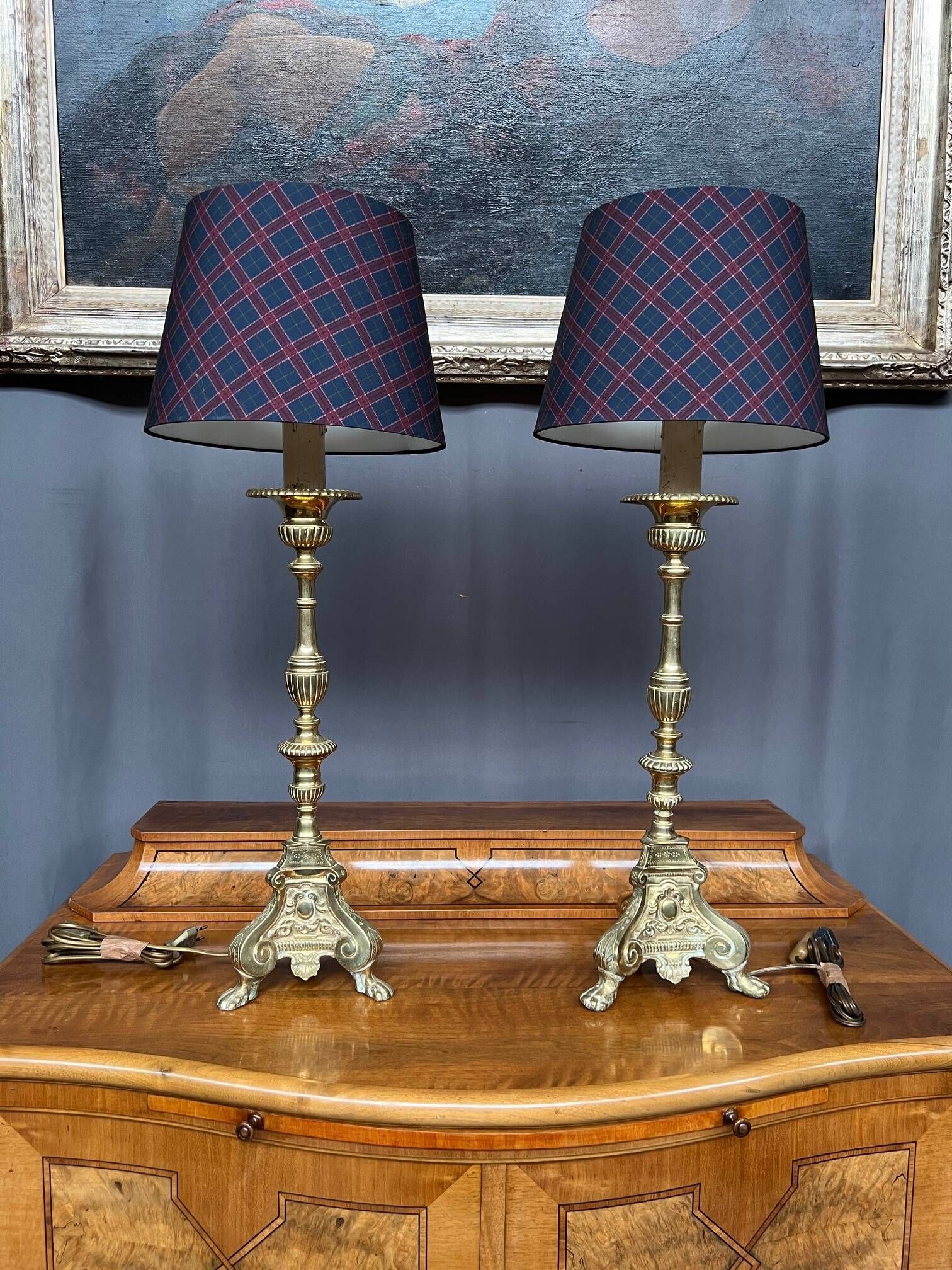 Paire de lampes Renaissance. Bronze doré.