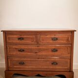 Commode quatre tiroirs avec marqueterie