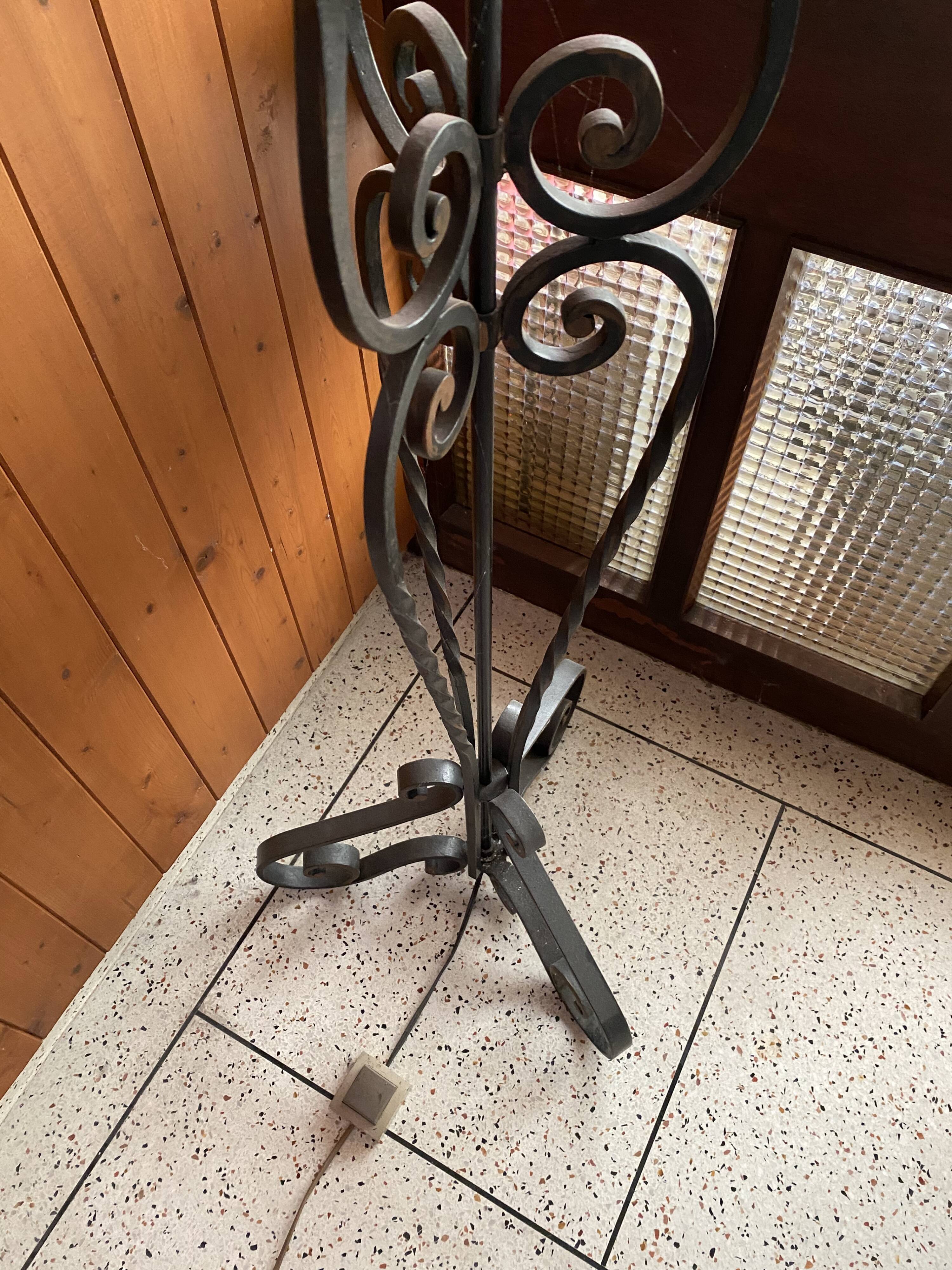 Floor lamp