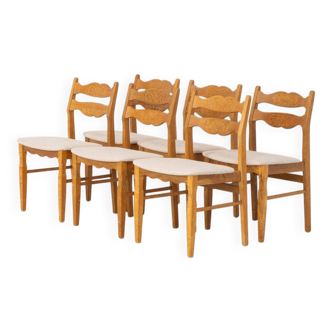 Ensemble de 6 chaises brutalistes en chêne par Henning Kjaernulf