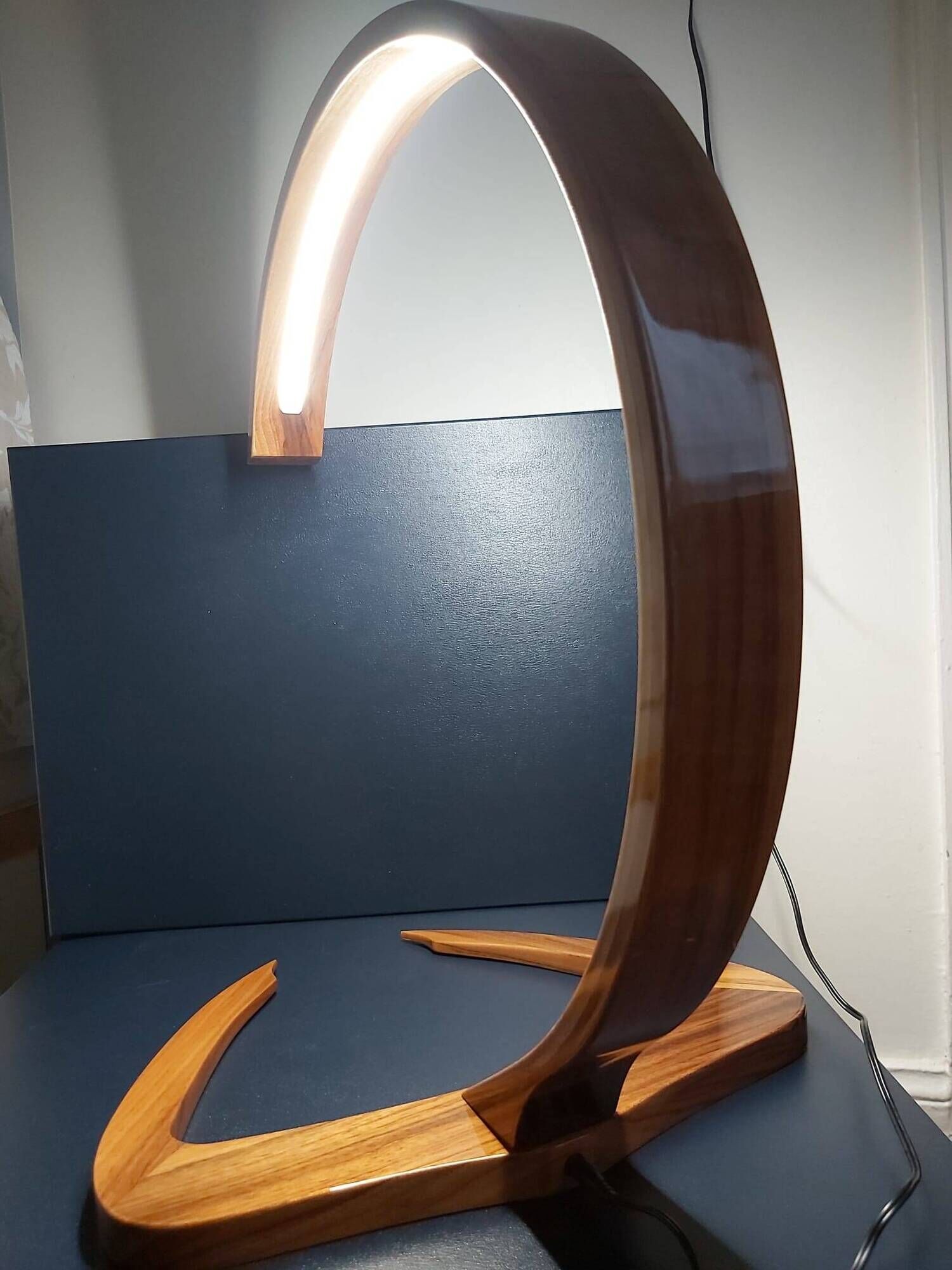 Scorpio table lamp, solid walnut, design matevž klopčič (m-interi)