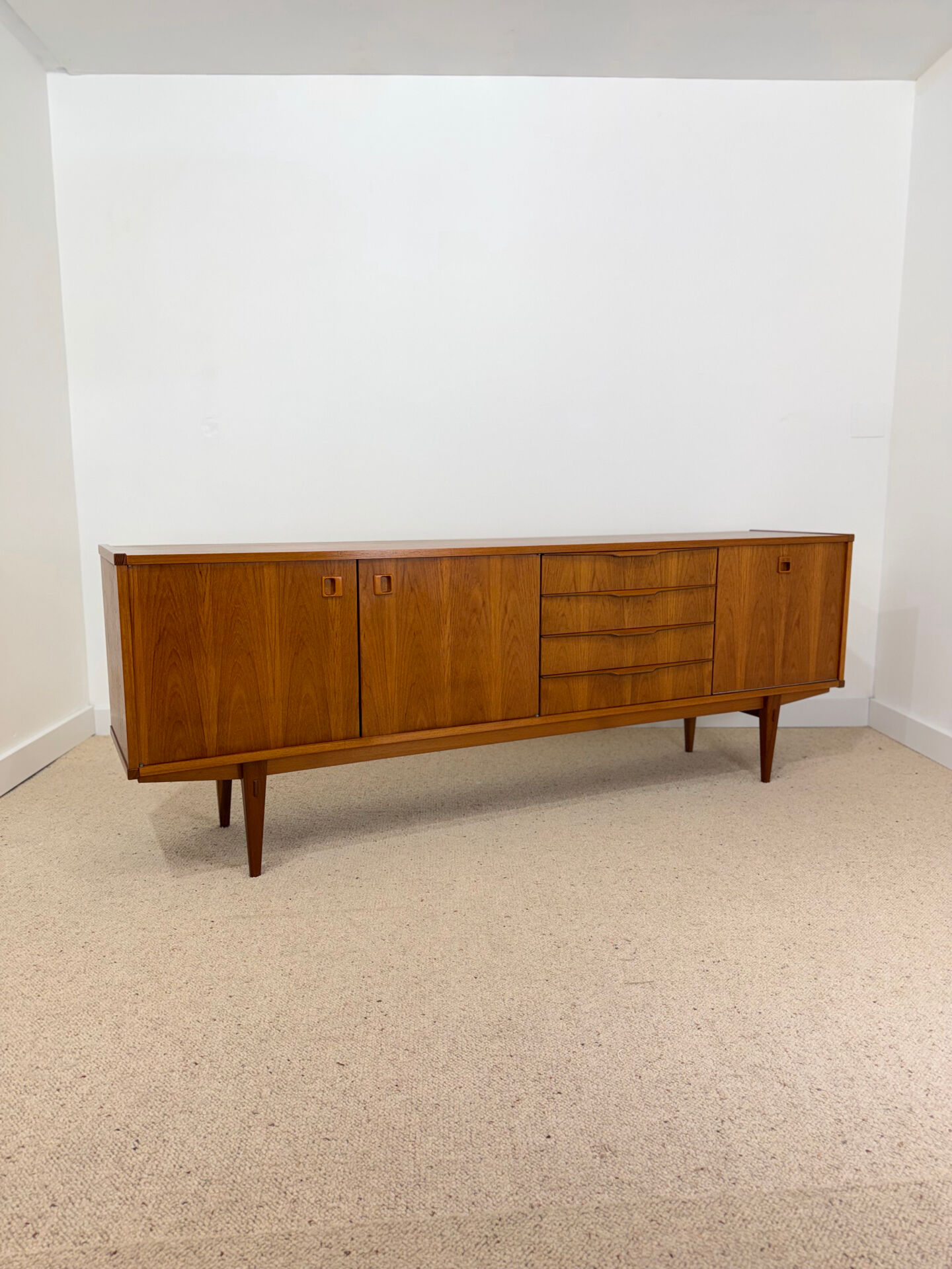 Large ARNO sideboard in oak – 1960s/70s