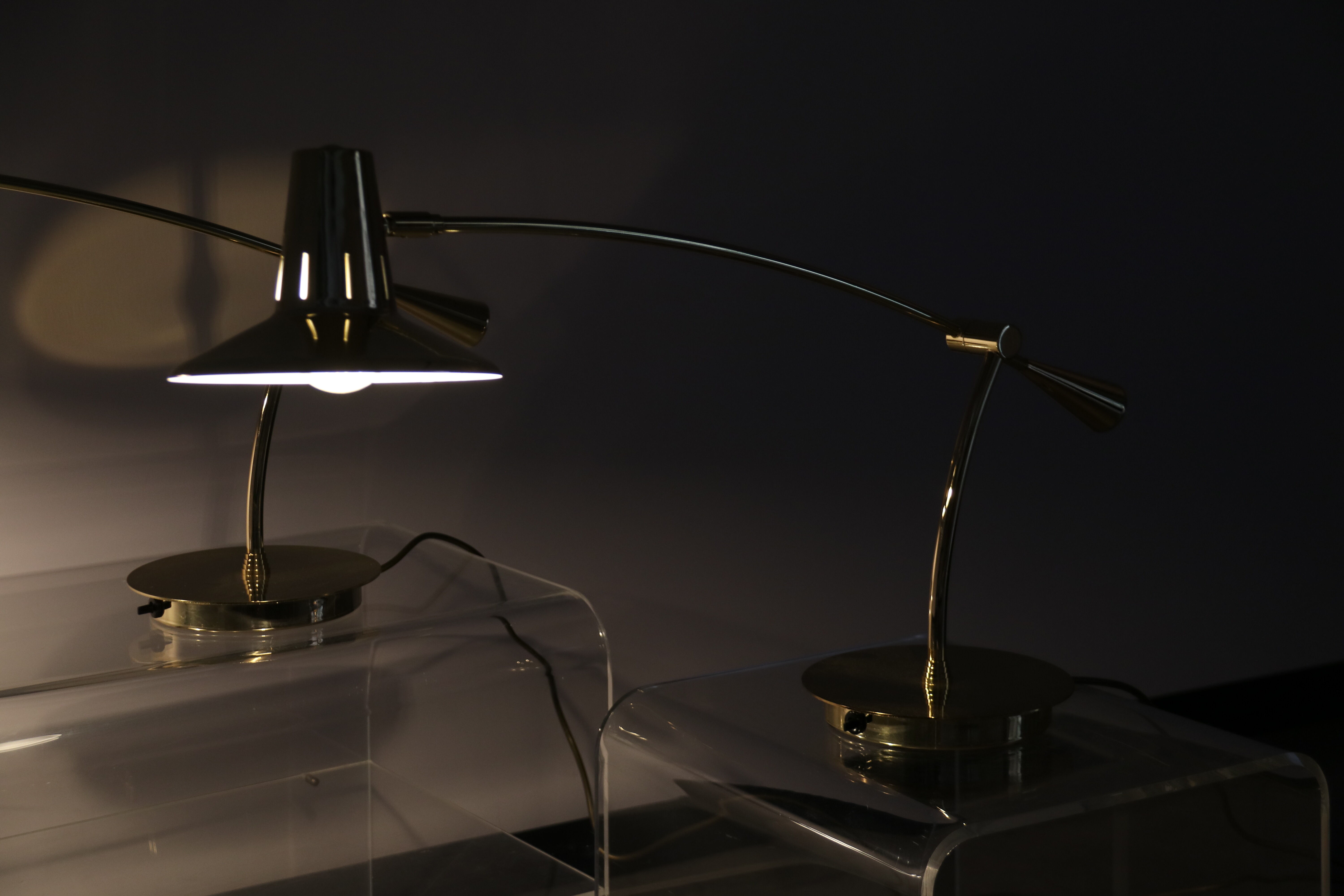 Set of 2 desk or table lamps in brass by Massive Belgium 1980's