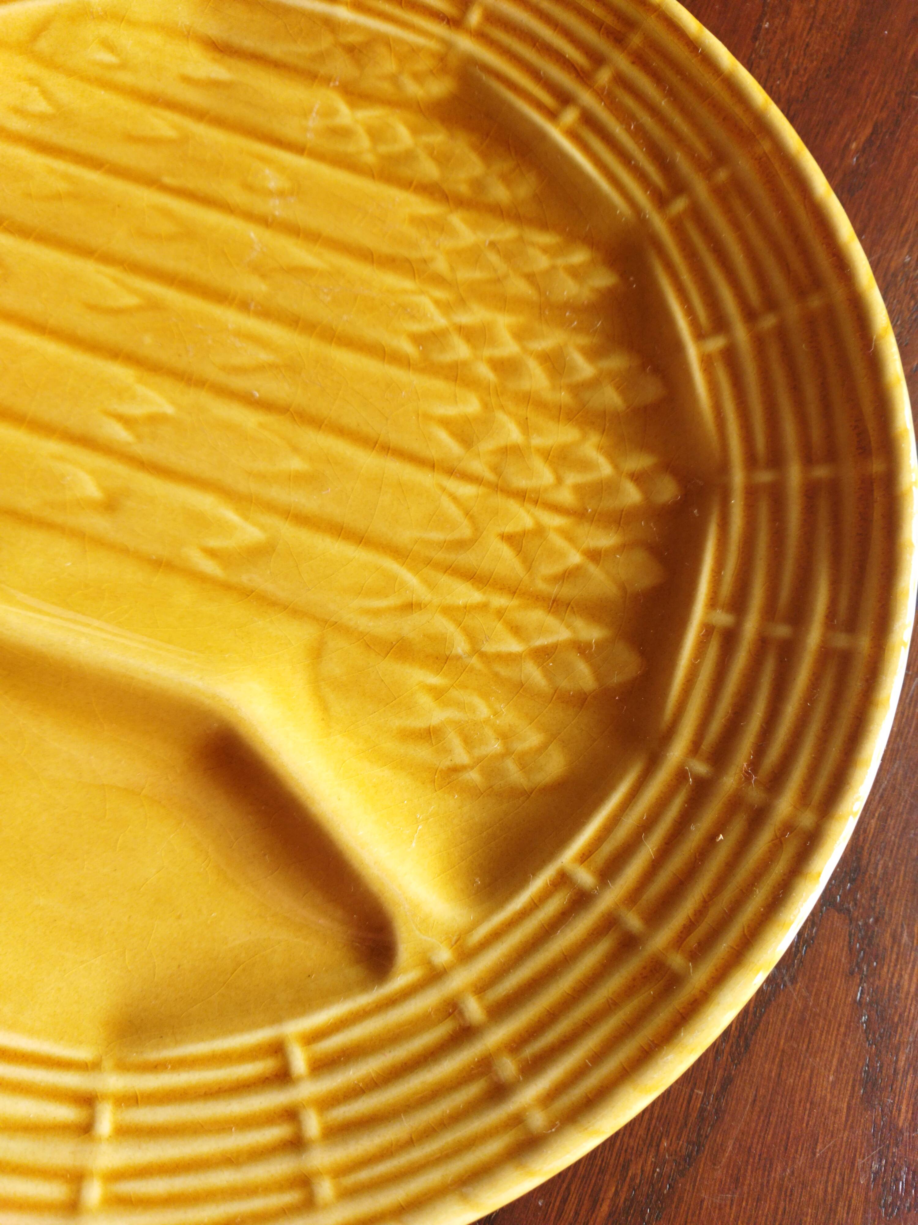 2 Sarreguemines asparagus plates