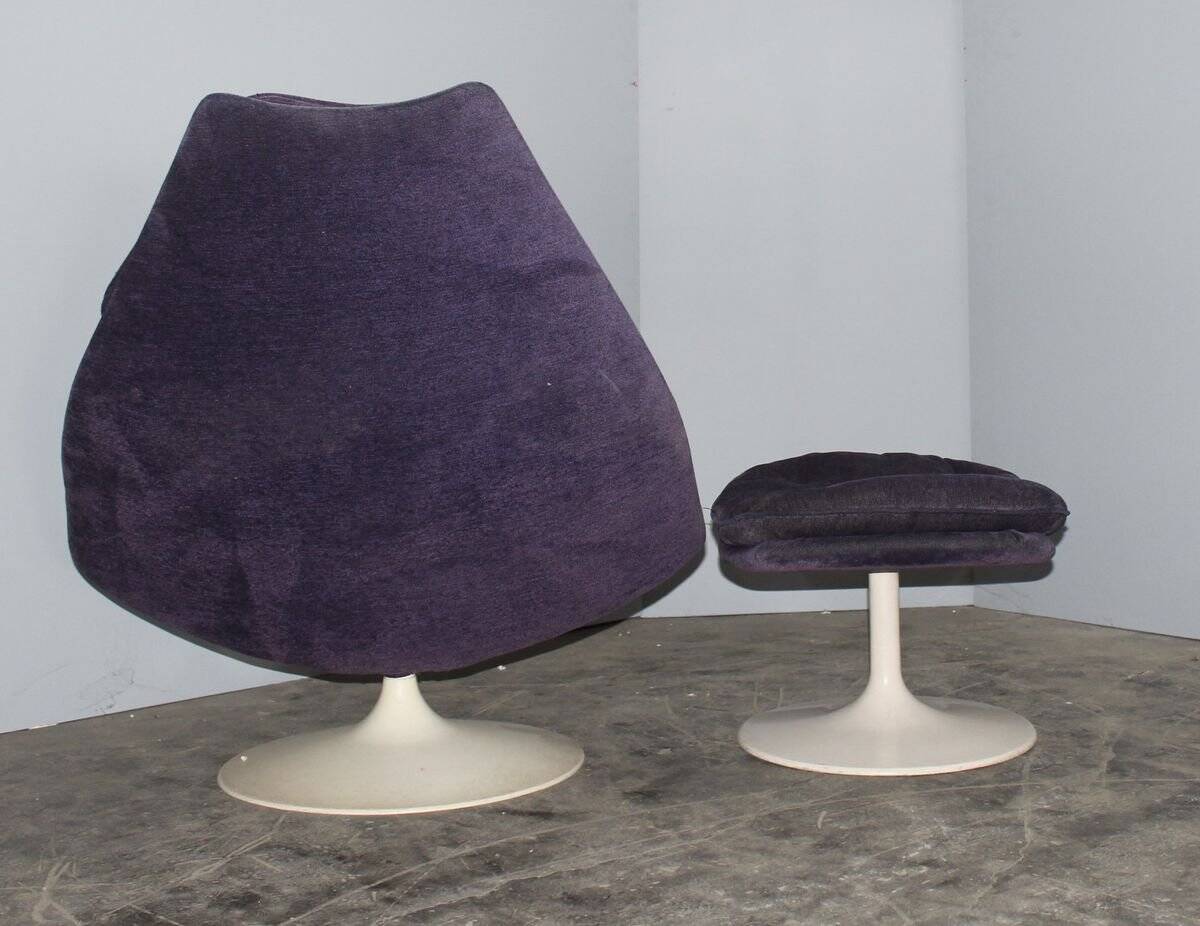 Armchair and ottoman model F585 in purple by Geoffrey D. Harcourt for Artifort, 1960s.