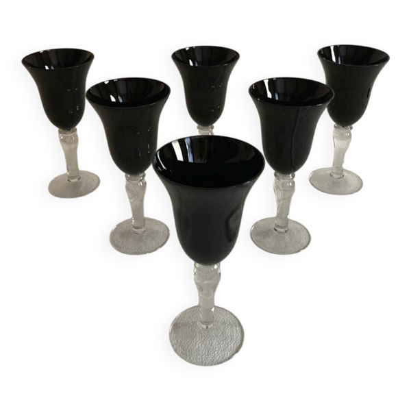 6 verres à pied avec calice en verre noir
