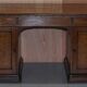 Bureau partenaire double face à deux caissons Gillows Lancaster chêne moucheté
