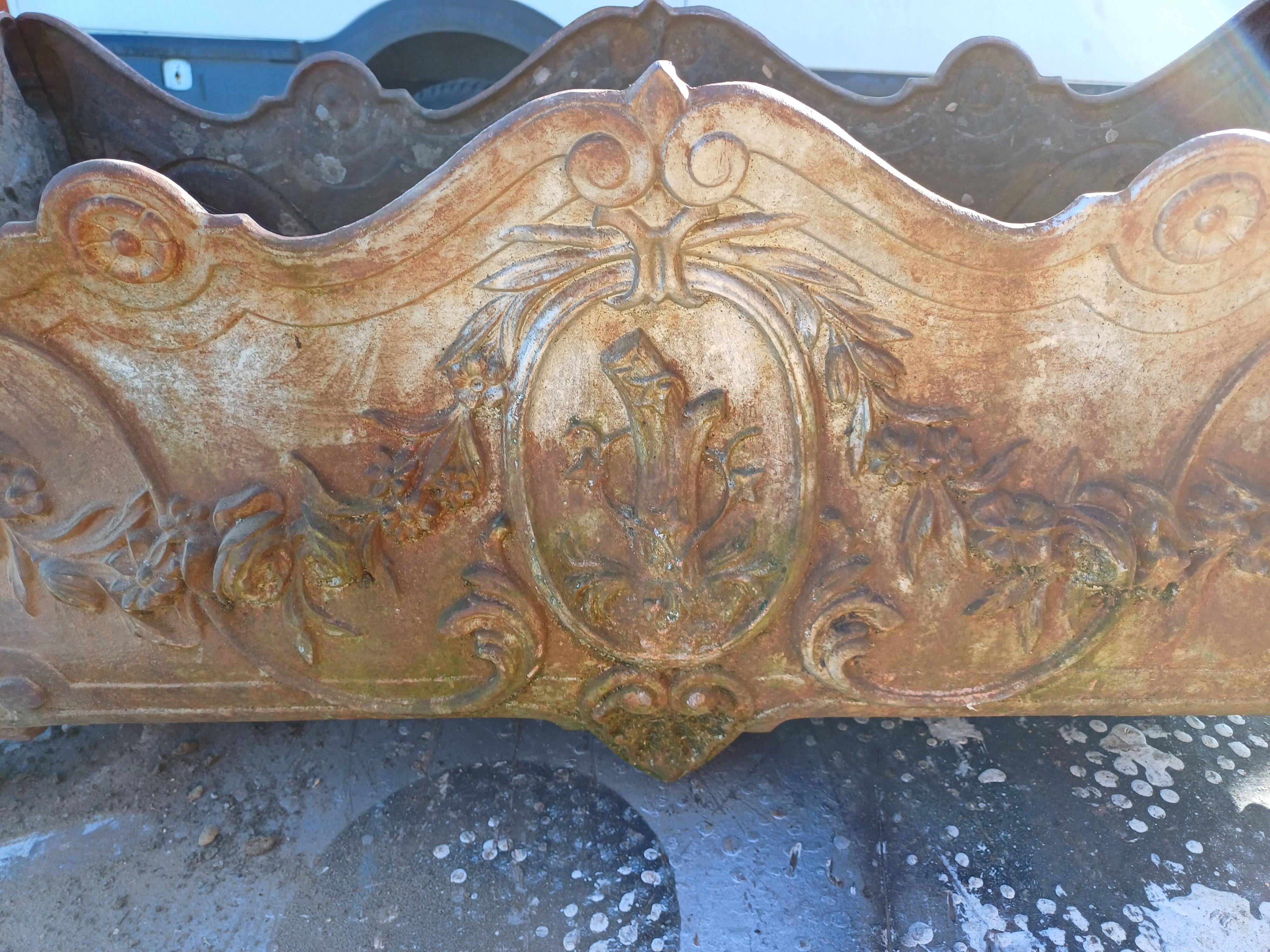 Large 1900 Cast Iron Planter in Rocaille Style: Charleville - Mézières