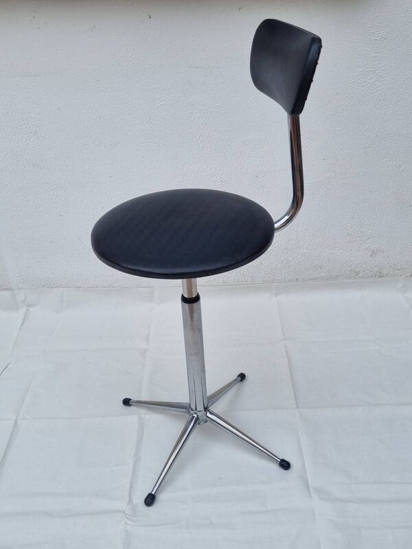 Tabouret vintage réglable avec dossier piètement chromé 4 branches