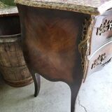 Commode sauteuse en bois de rose plateau en marbre rose