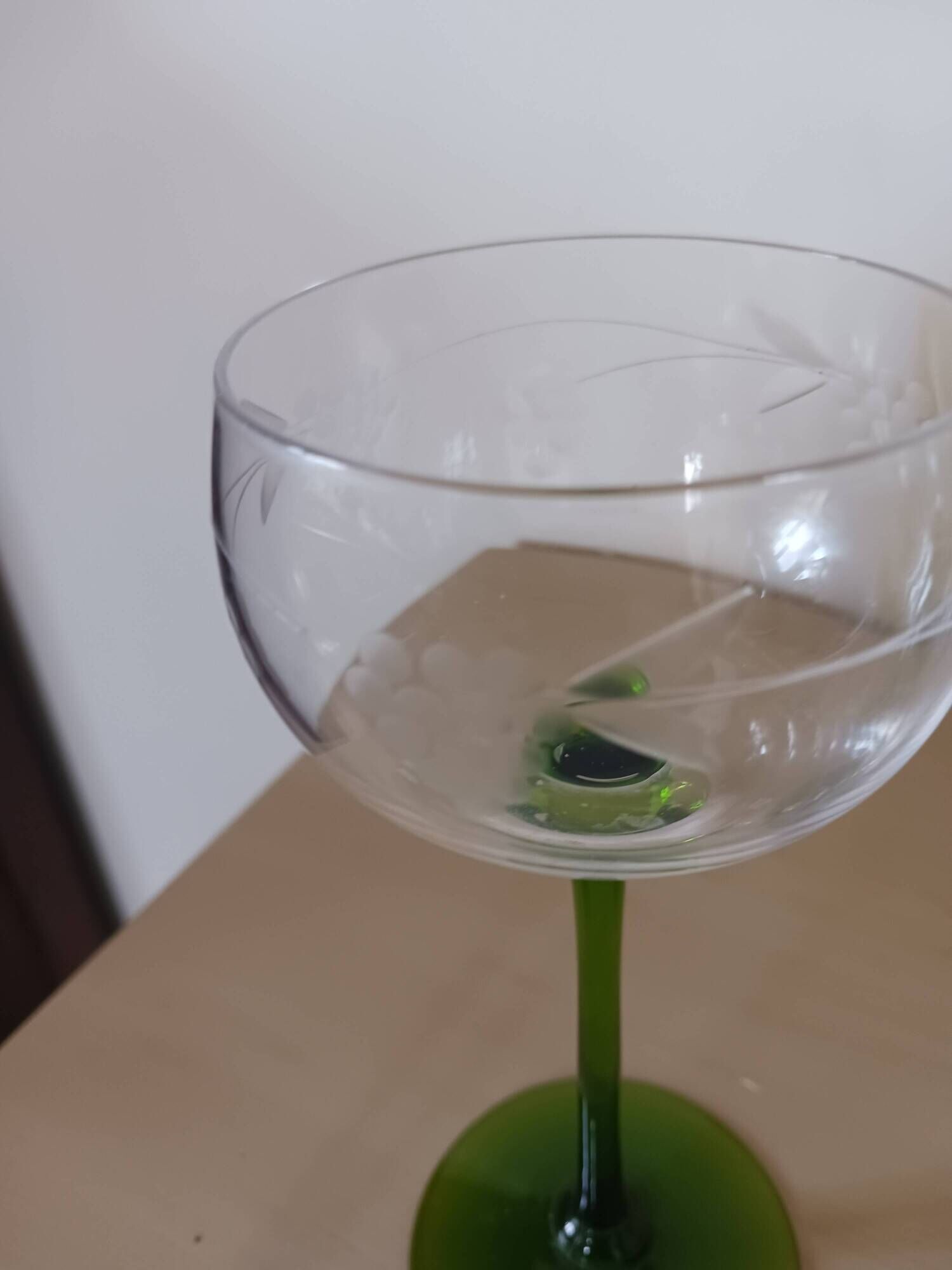 White wine glasses in crystal.