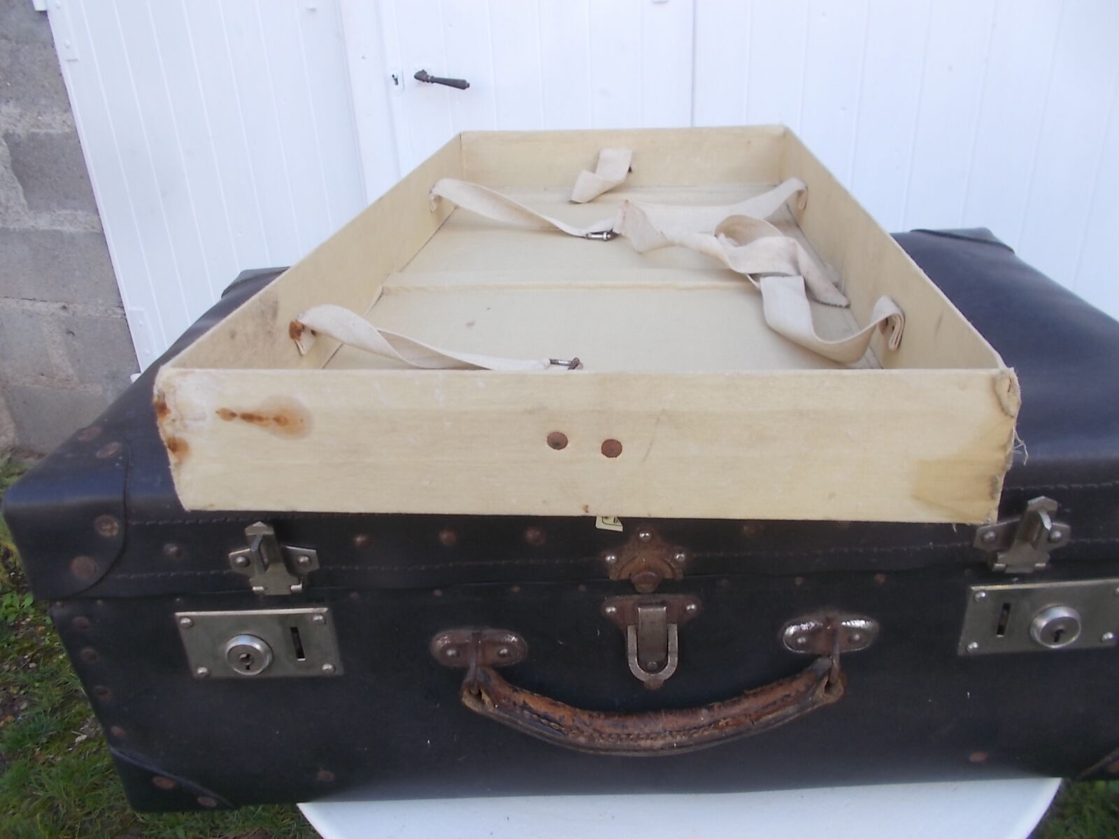 Vintage trunk suitcase