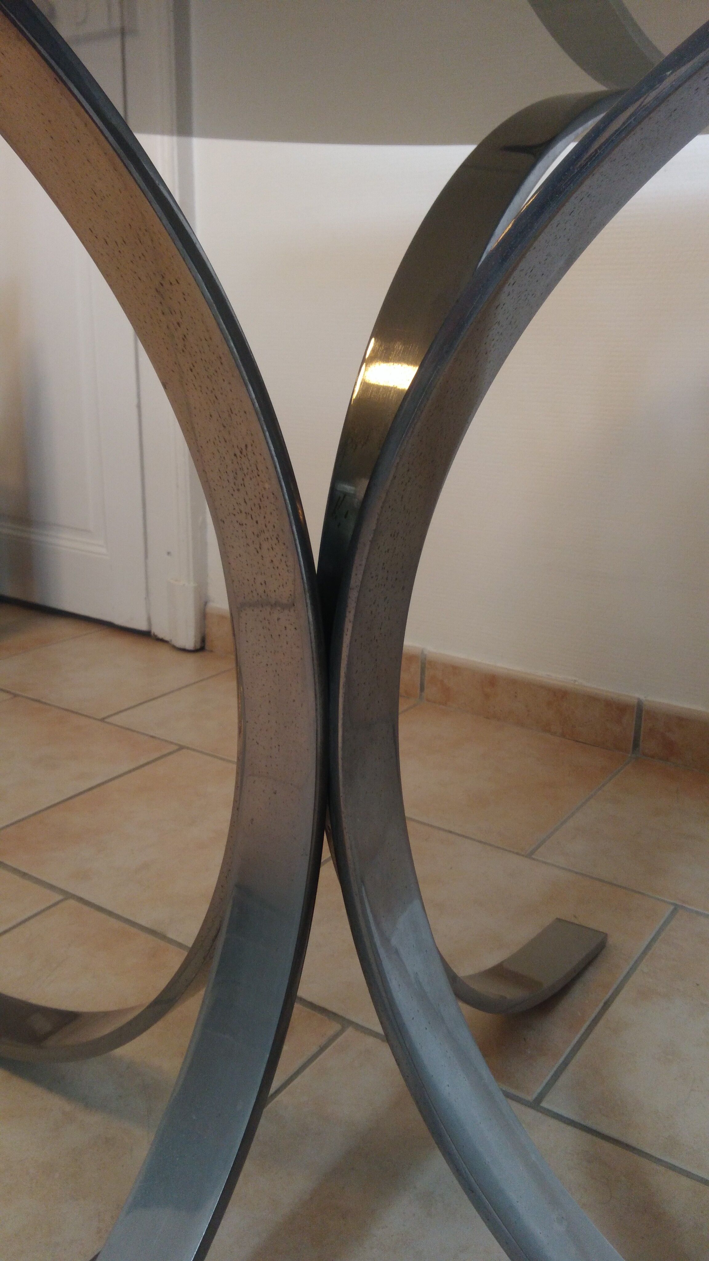 Roundtable Osvaldo glass of the 1970s