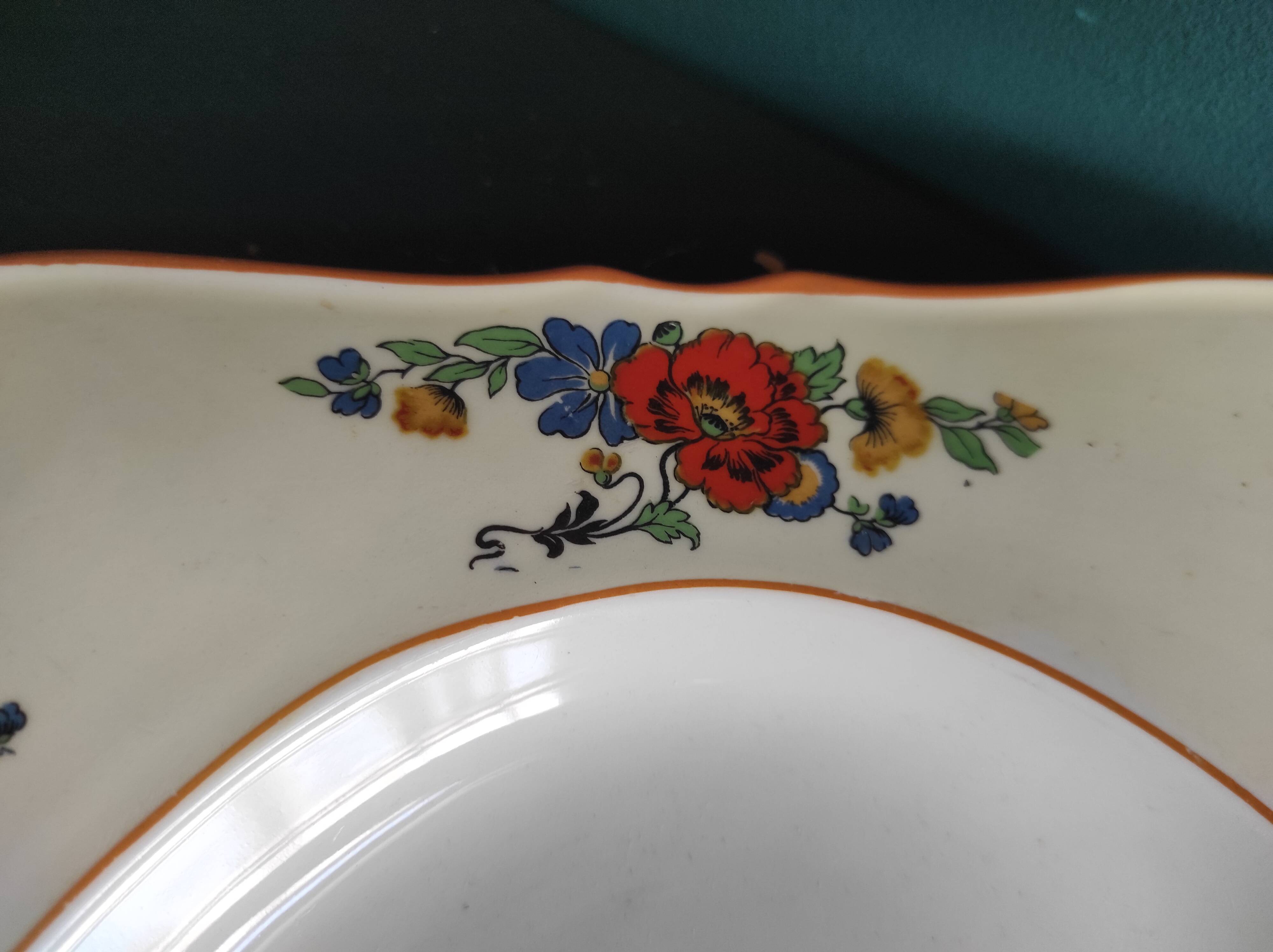 Set of two vintage English serving plates, Crown Ducal