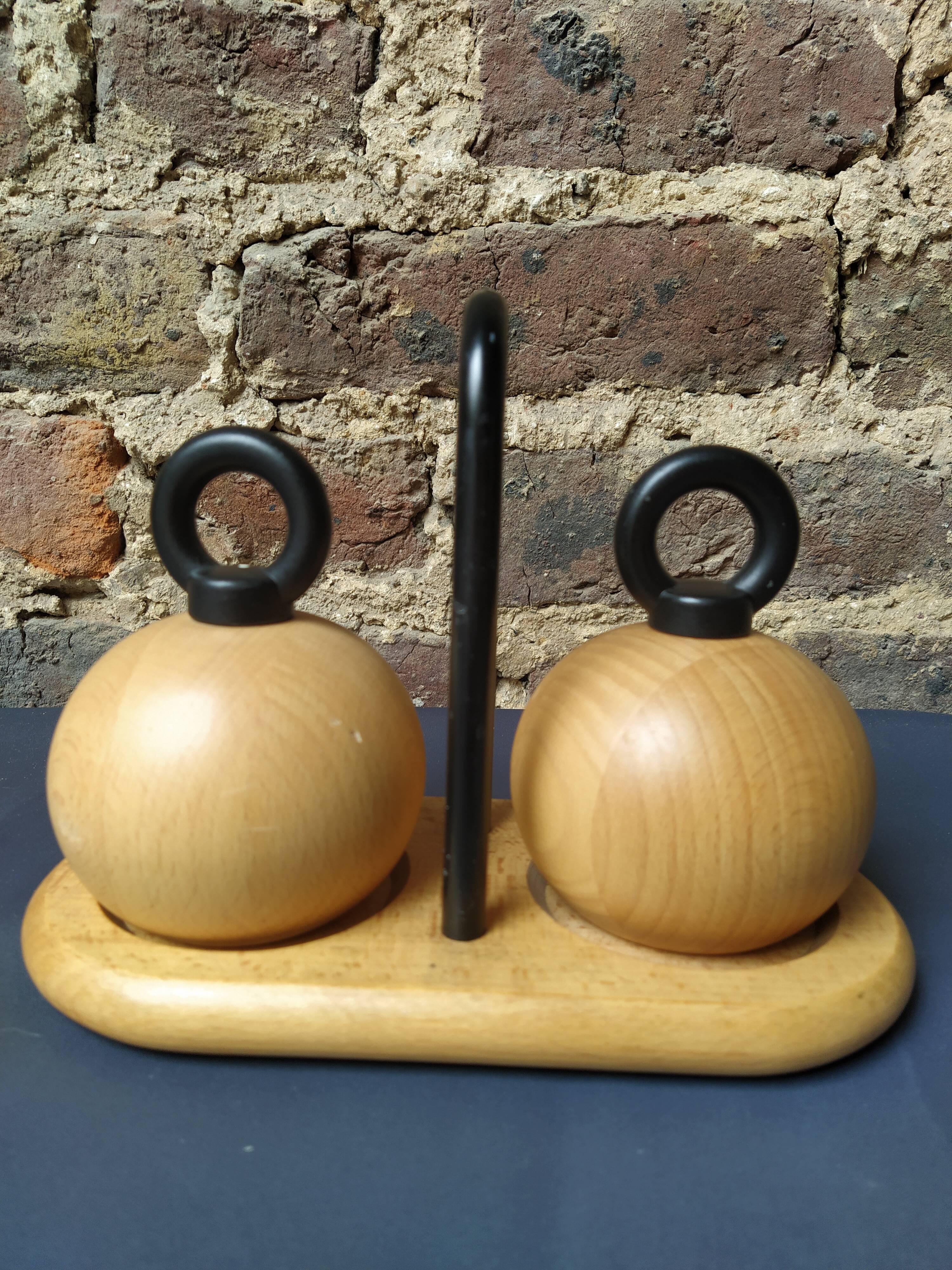 Set of salt and pepper mills