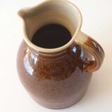 Sandstone pitcher of Berry