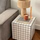 Table d'appoint cube Lulu carrelage mosaïque blanc joint noir  bout de canapé
