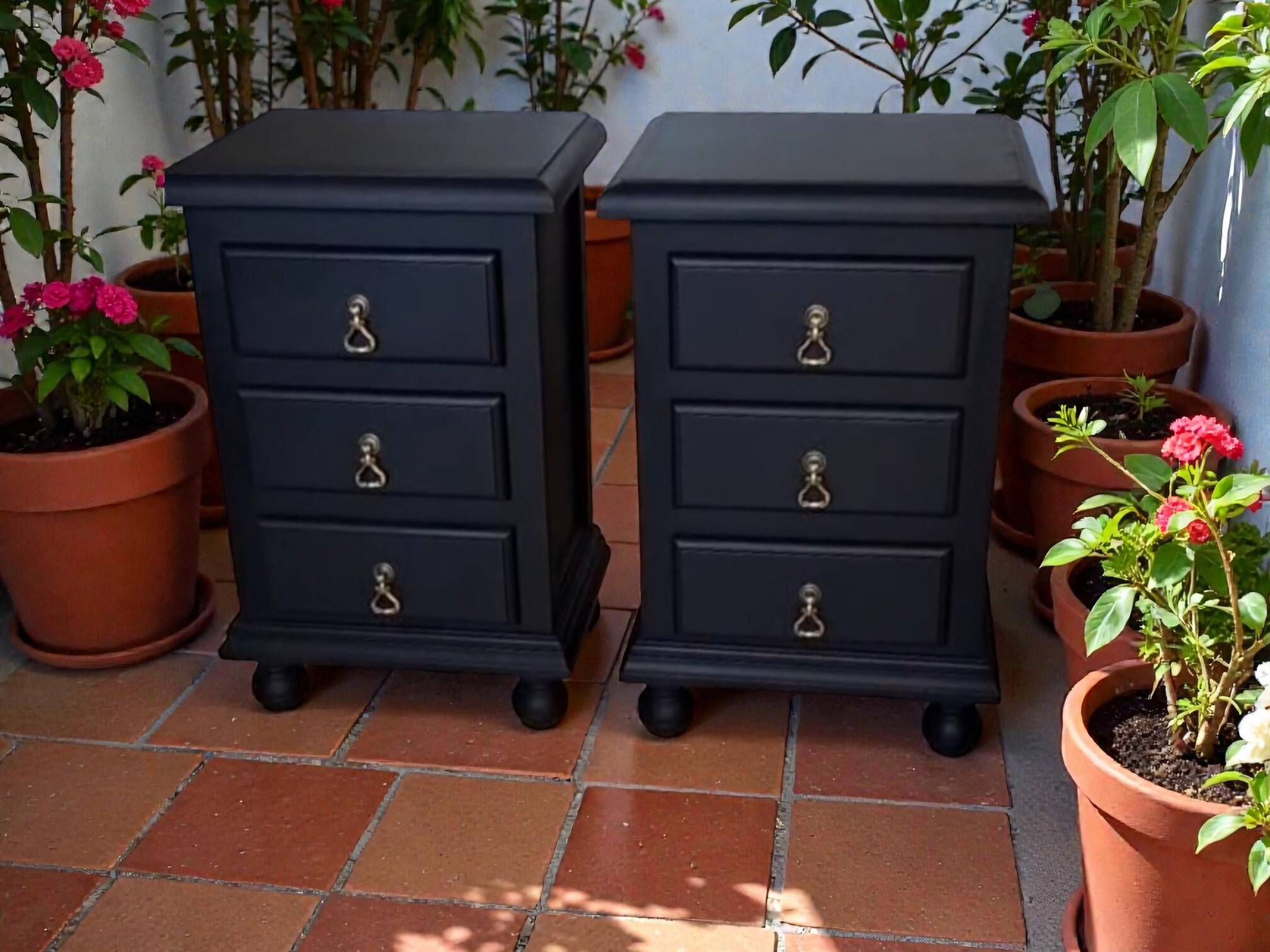 Tables de chevet Mid-Century Modern restaurées – Noir et bronze