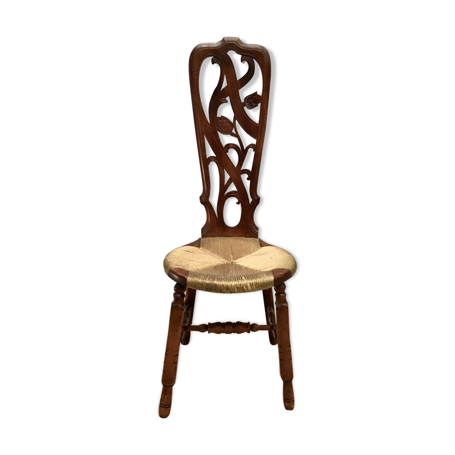 Chaise art nouveau en noyer sculpté