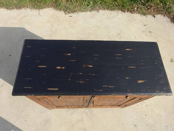 Ancien buffet parisien en pin