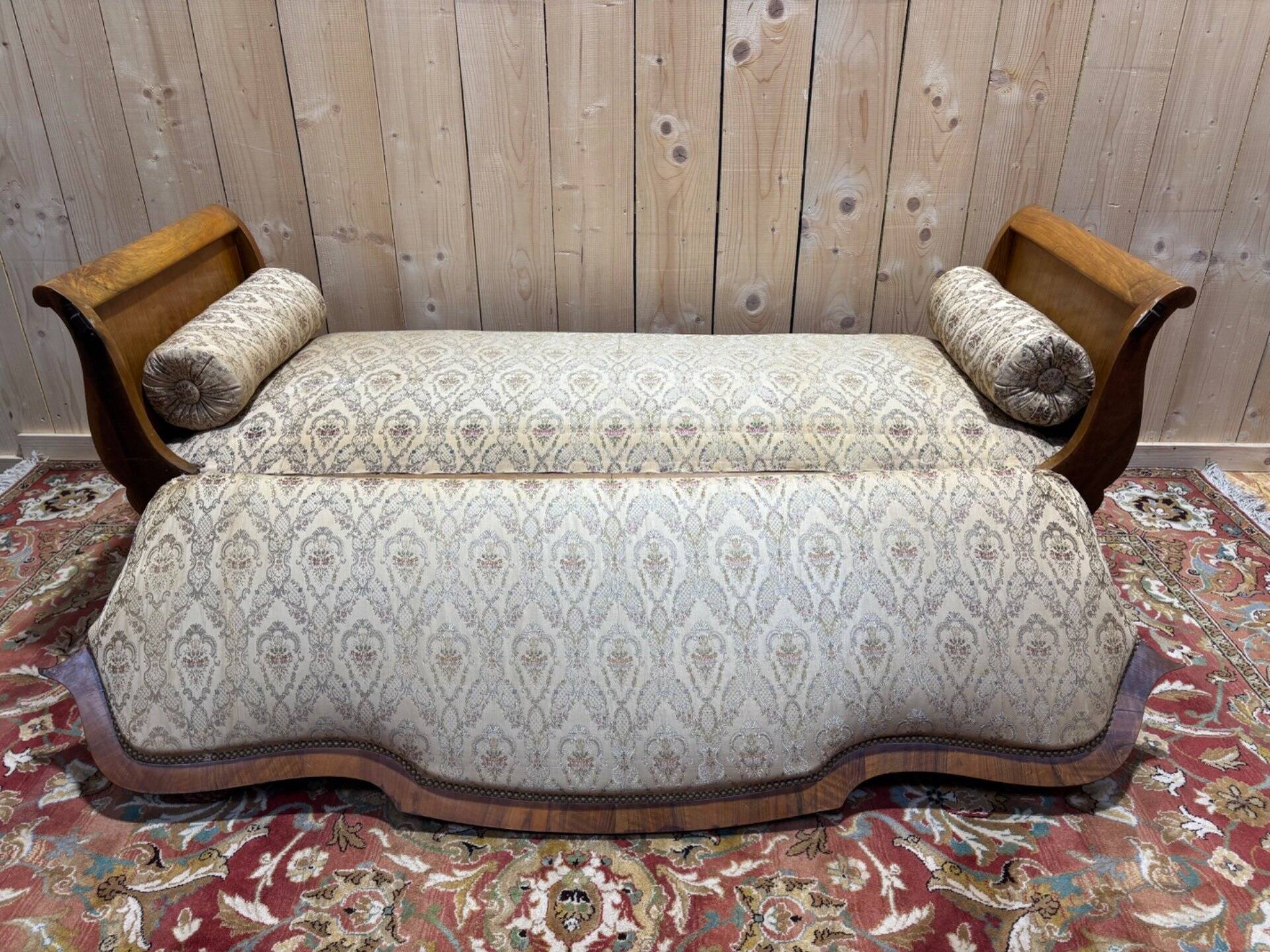 Banquette à crosses de style Louis Philippe