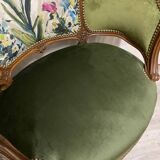 Paire de fauteuils en bois sculpté, XXème s.