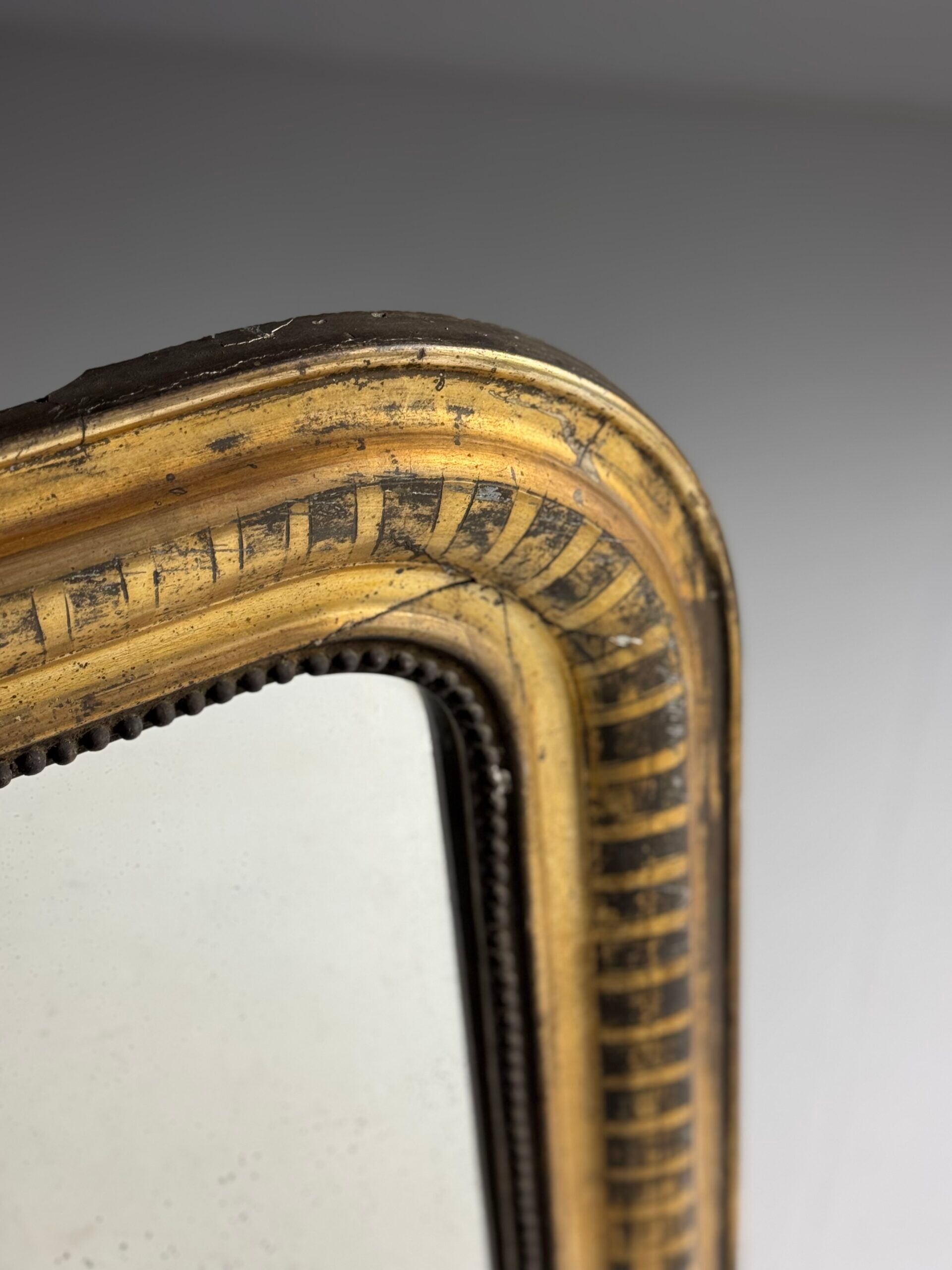 Miroir doré Louis Philippe du 19ème siècle