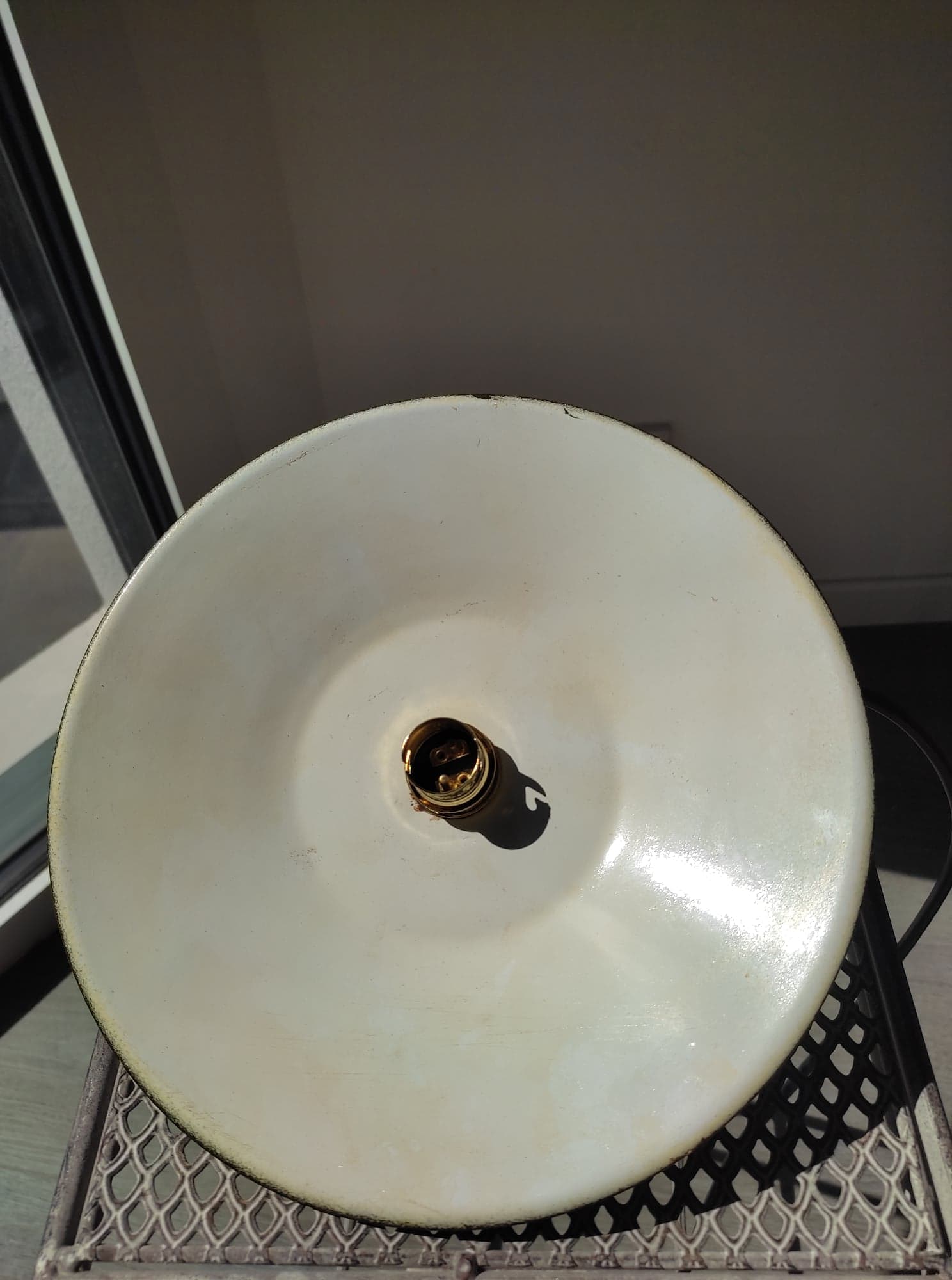 Old suspension in green enamelled sheet metal