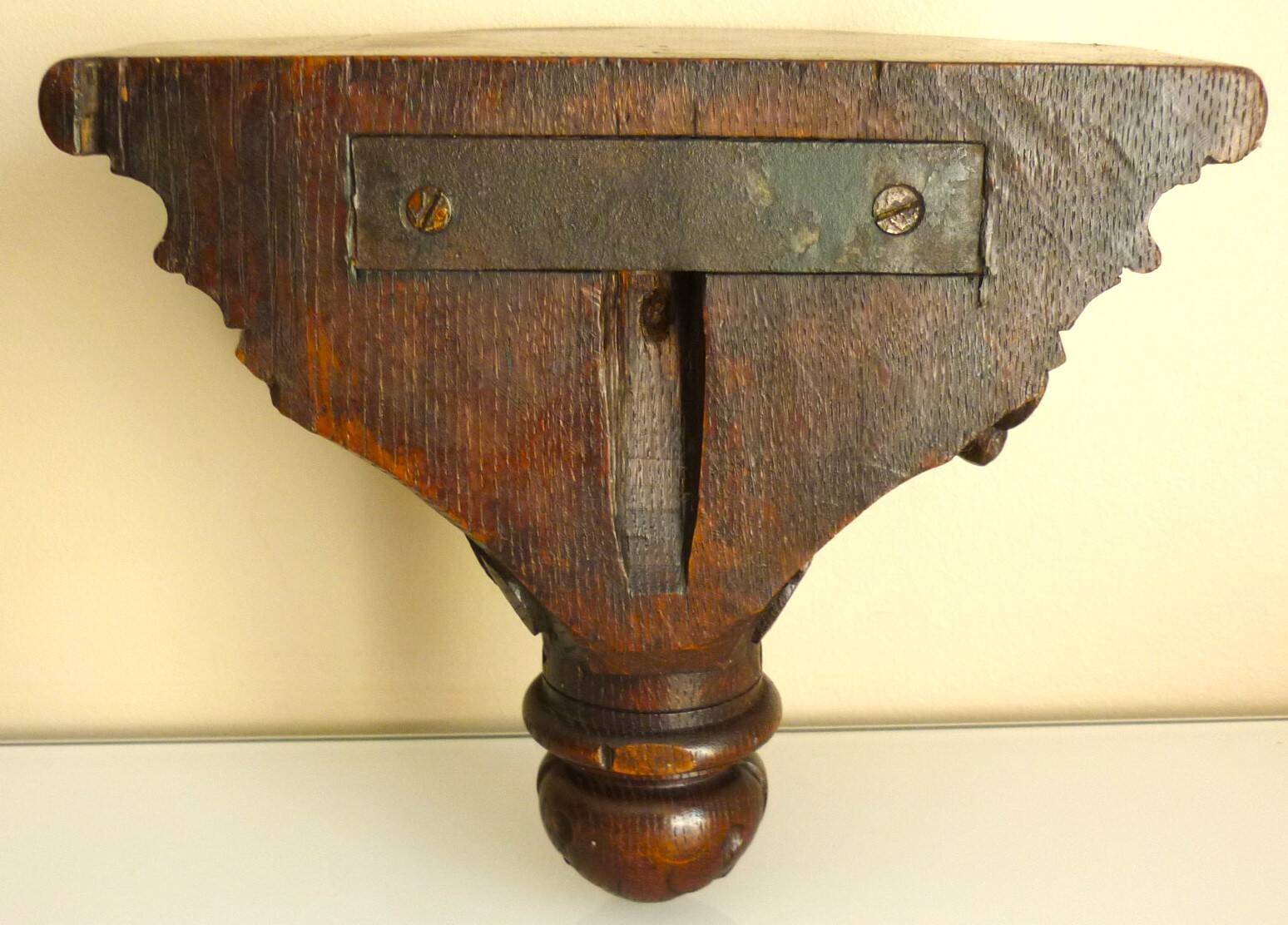 Etagère, applique murale ancienne, bois sculpté, porte statue