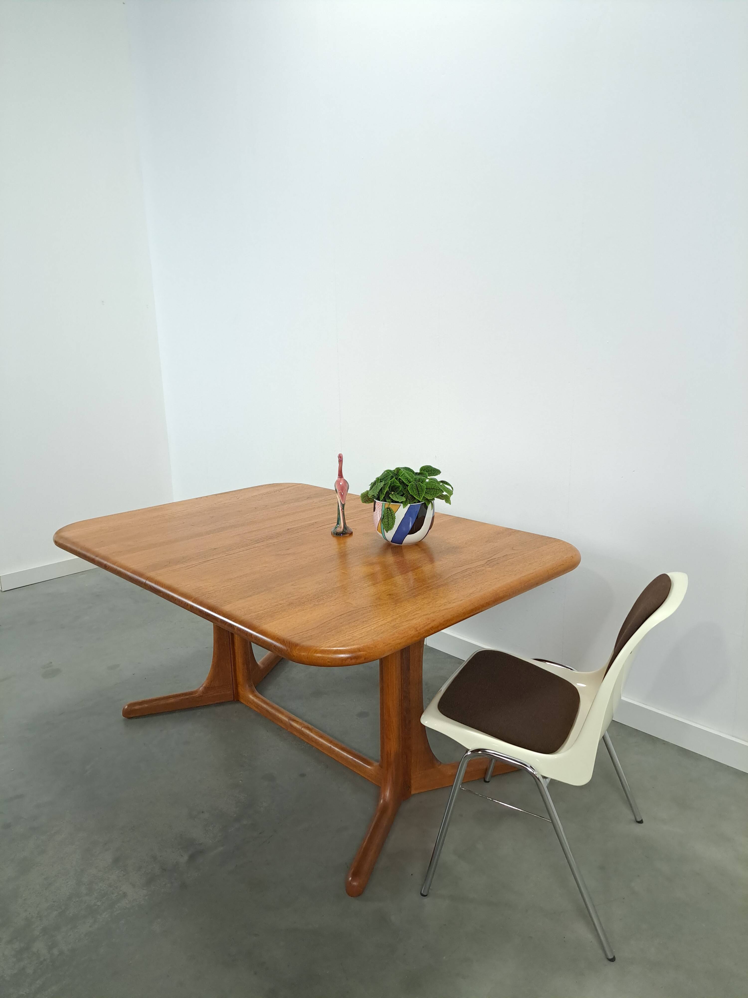 XL Deense uitschuifbare teak eettafel