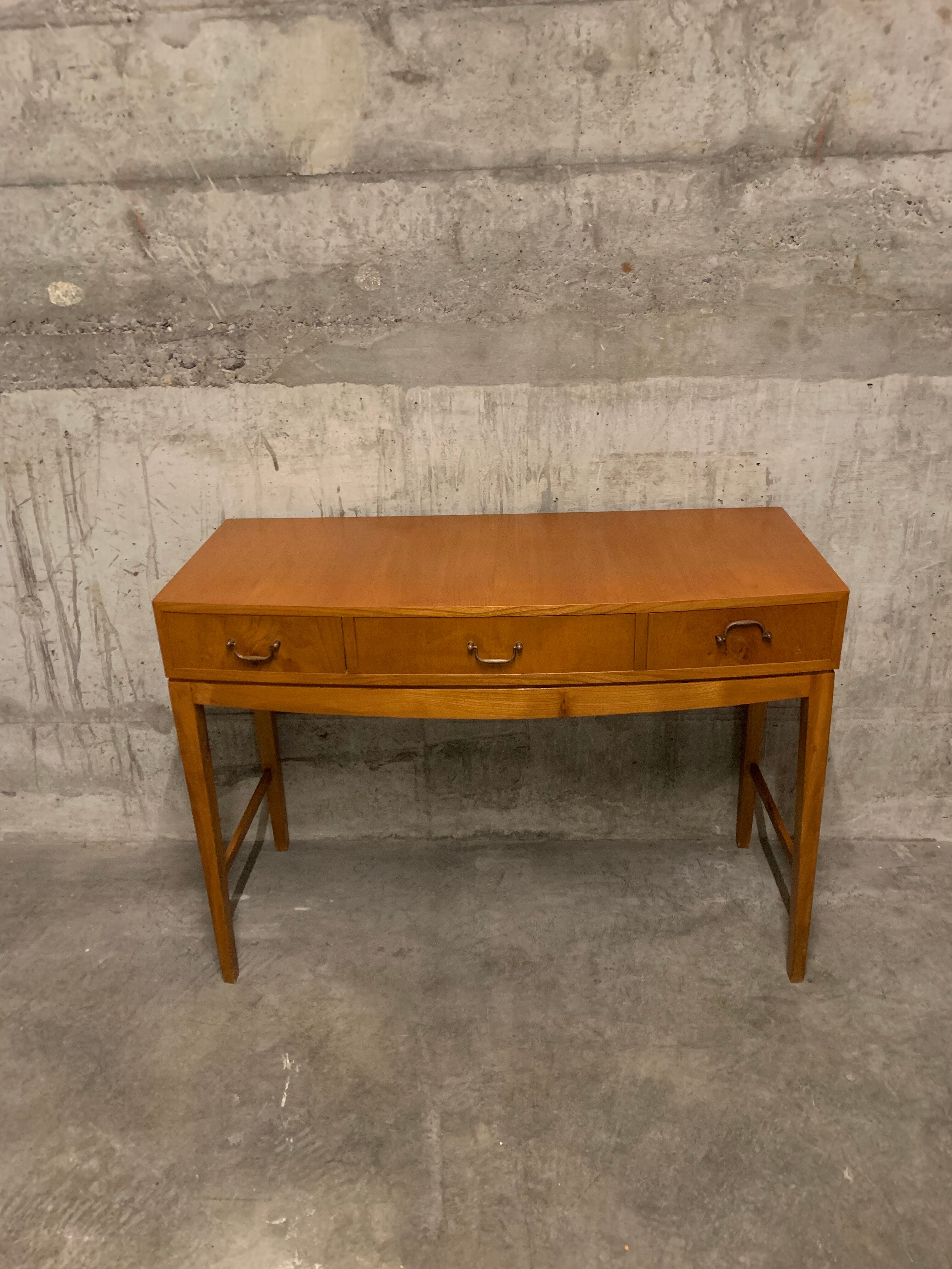 Midcentury console hallway furniture by Ole Wanscher 1940s
