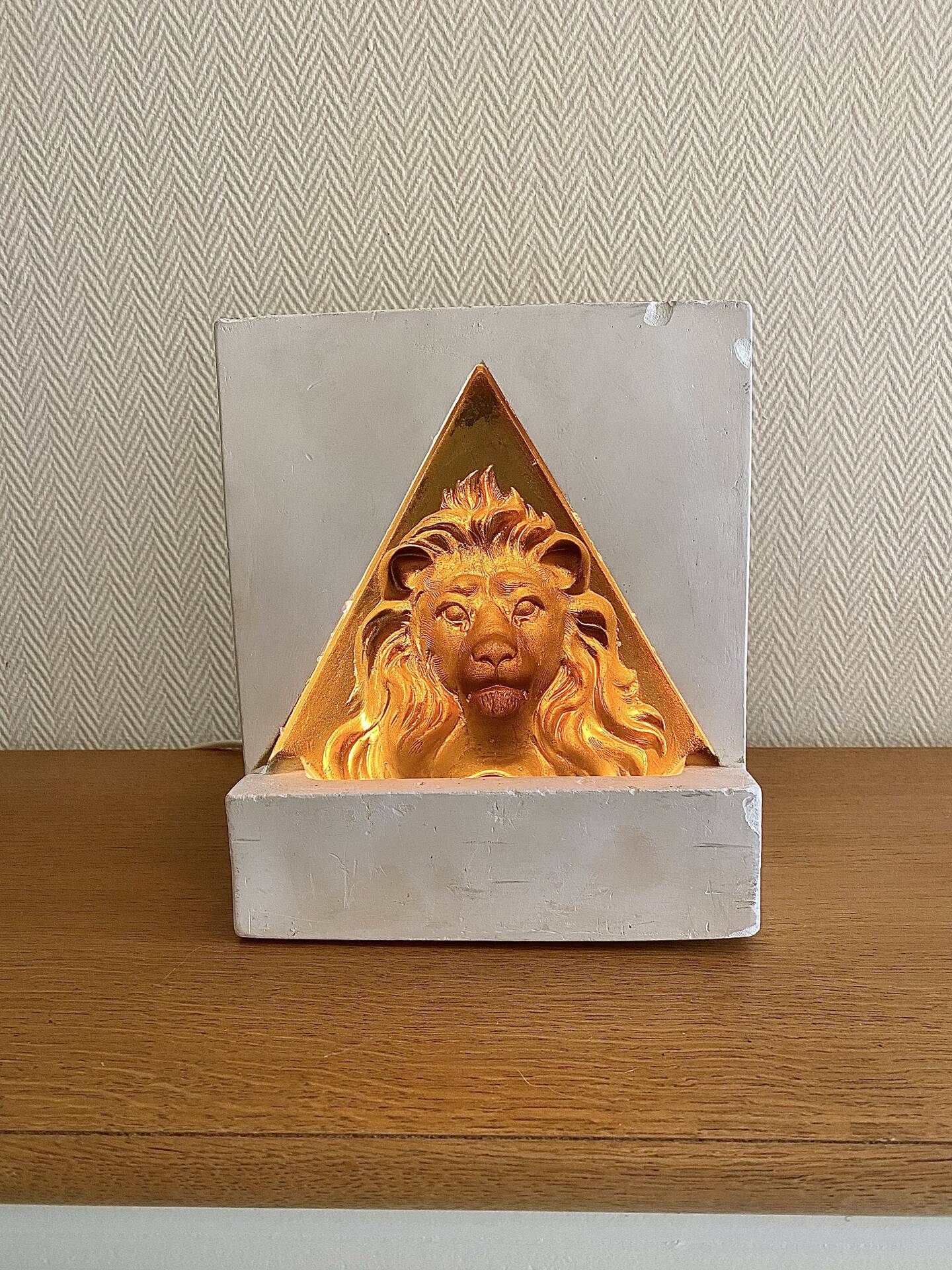 Vintage lamp Koros series lion look