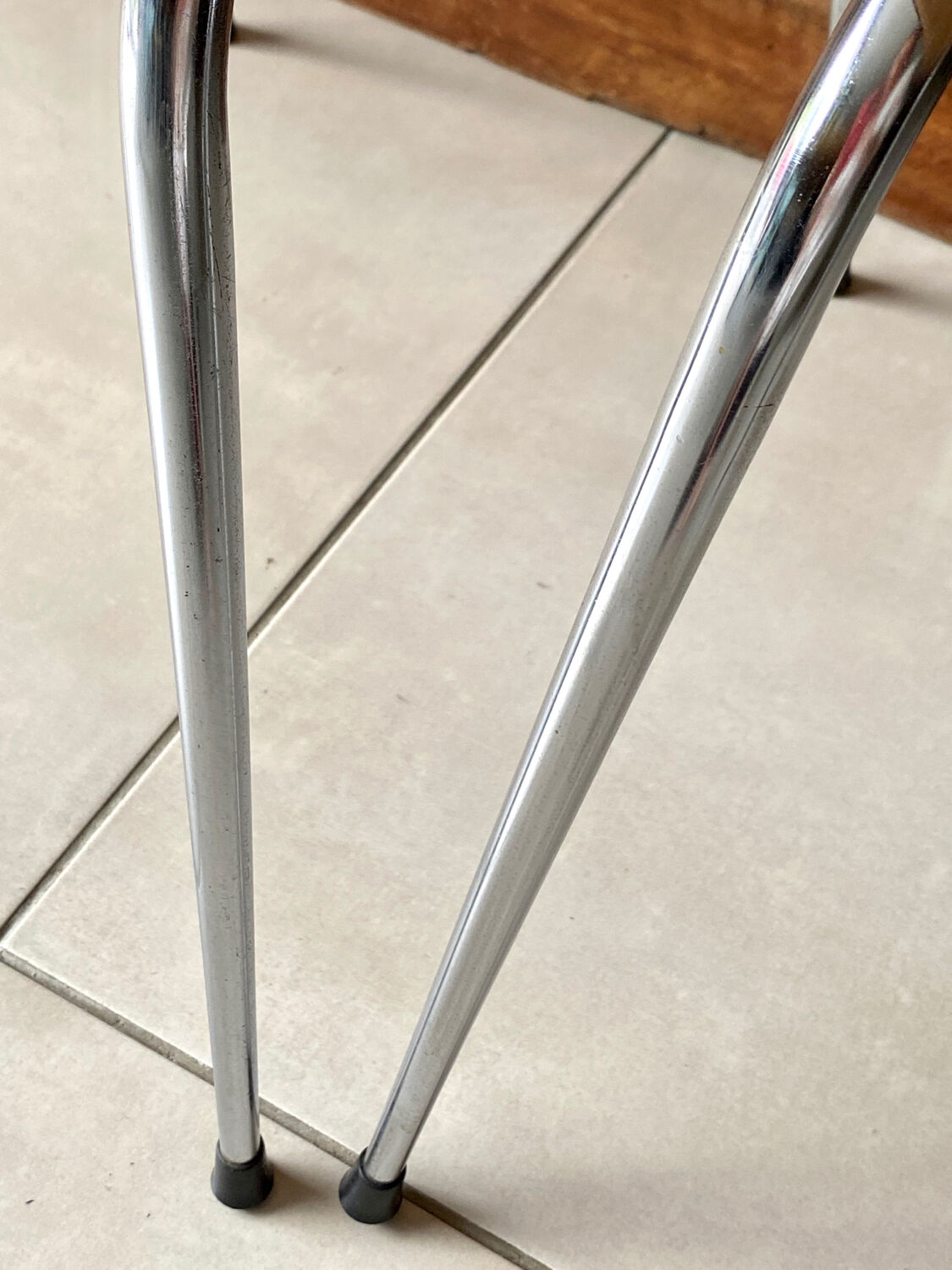 Set of 4 vintage red Formica chairs