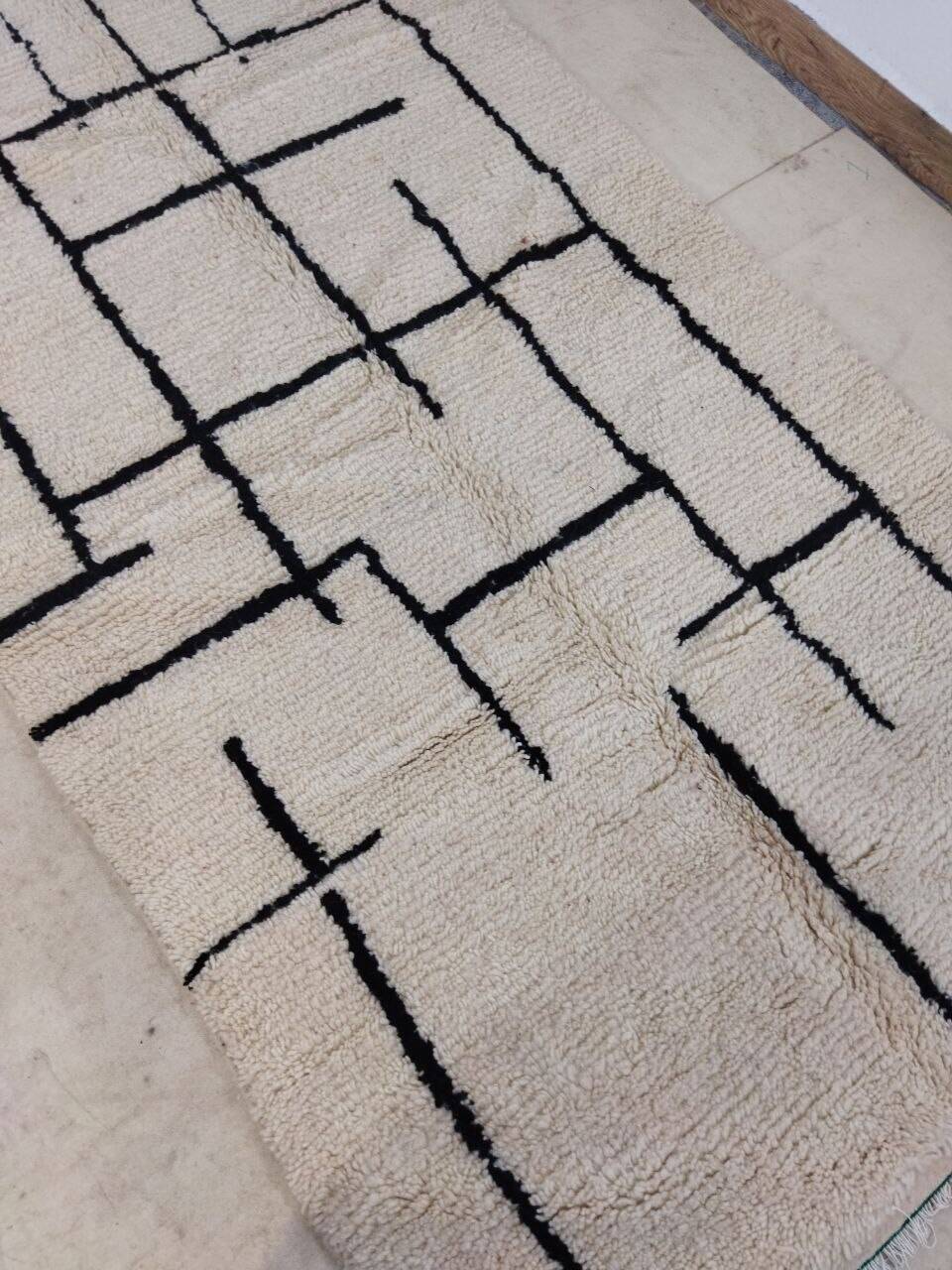 Handmade Moroccan Berber Rug 260 X 148CM