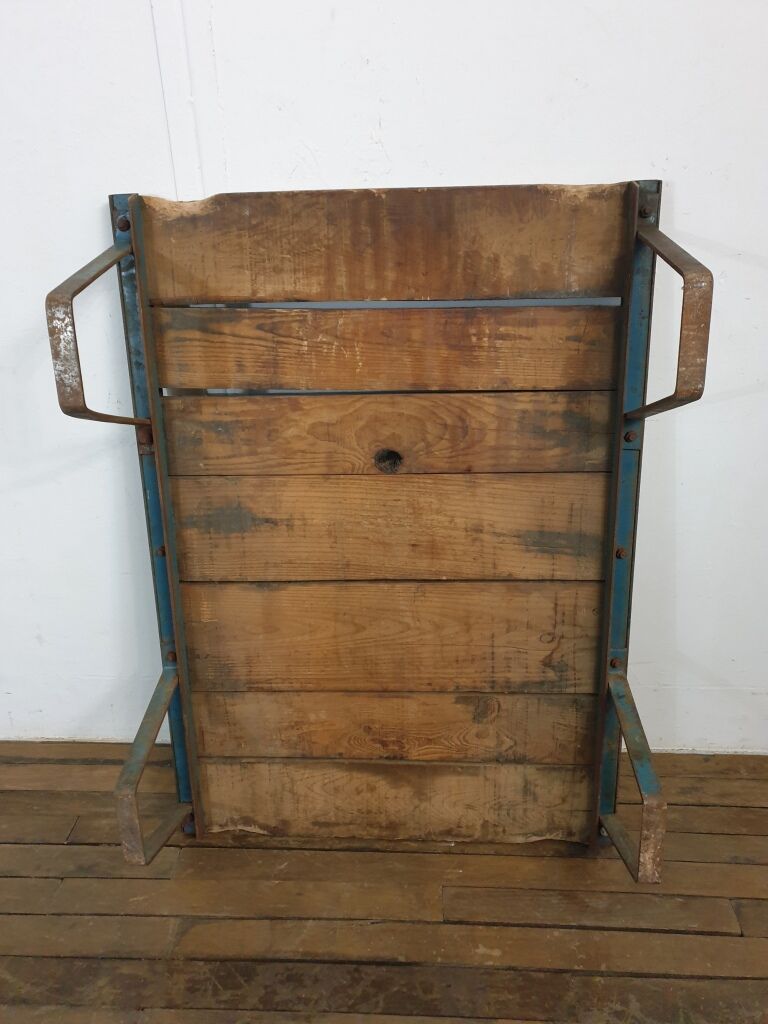 Industrial plant pallet coffee table