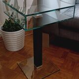 Very beautiful Marais International design pedestal table in 10mm clear glass