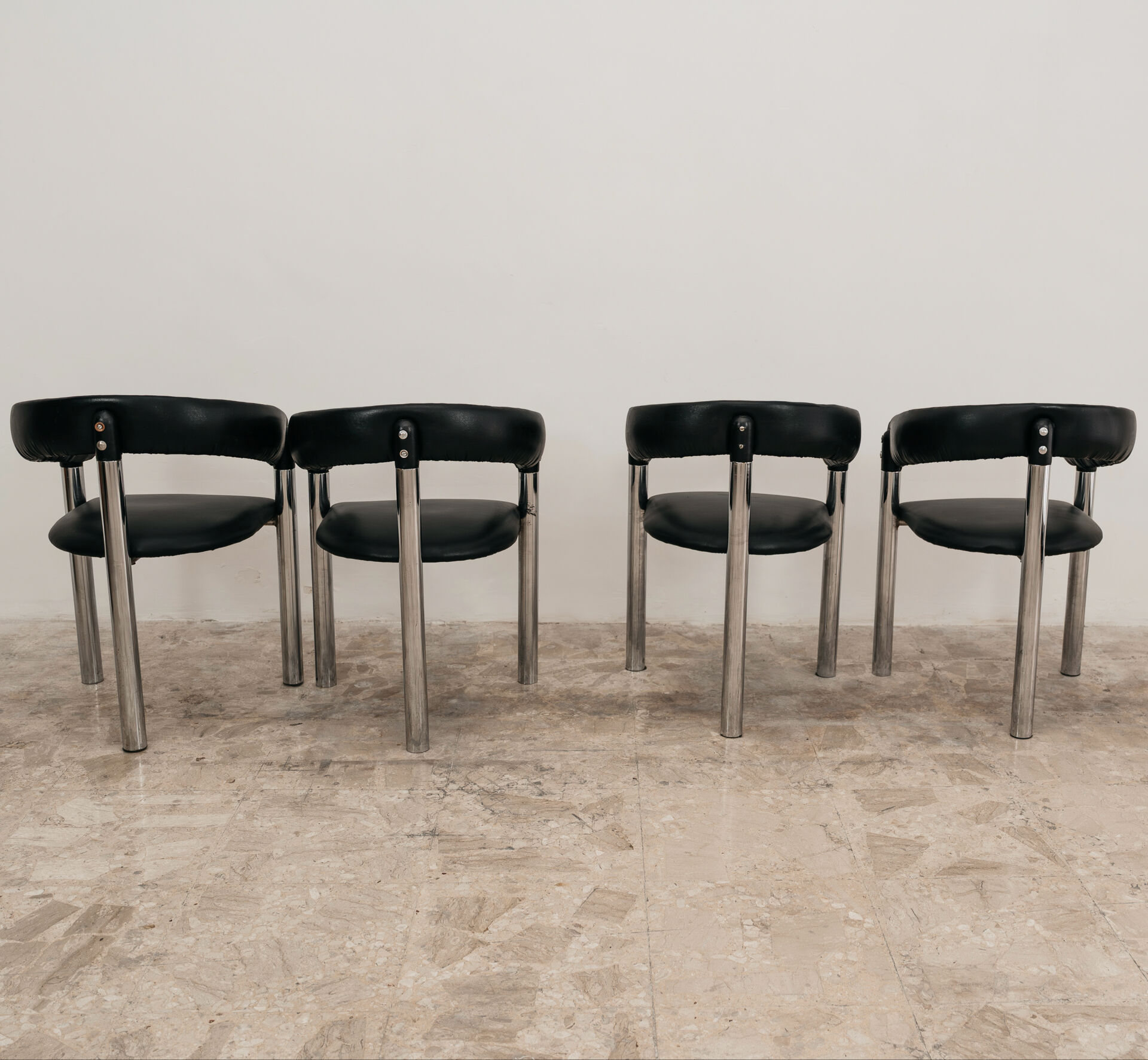 Set of 4 vintage 1970s design dining chairs modernariato.