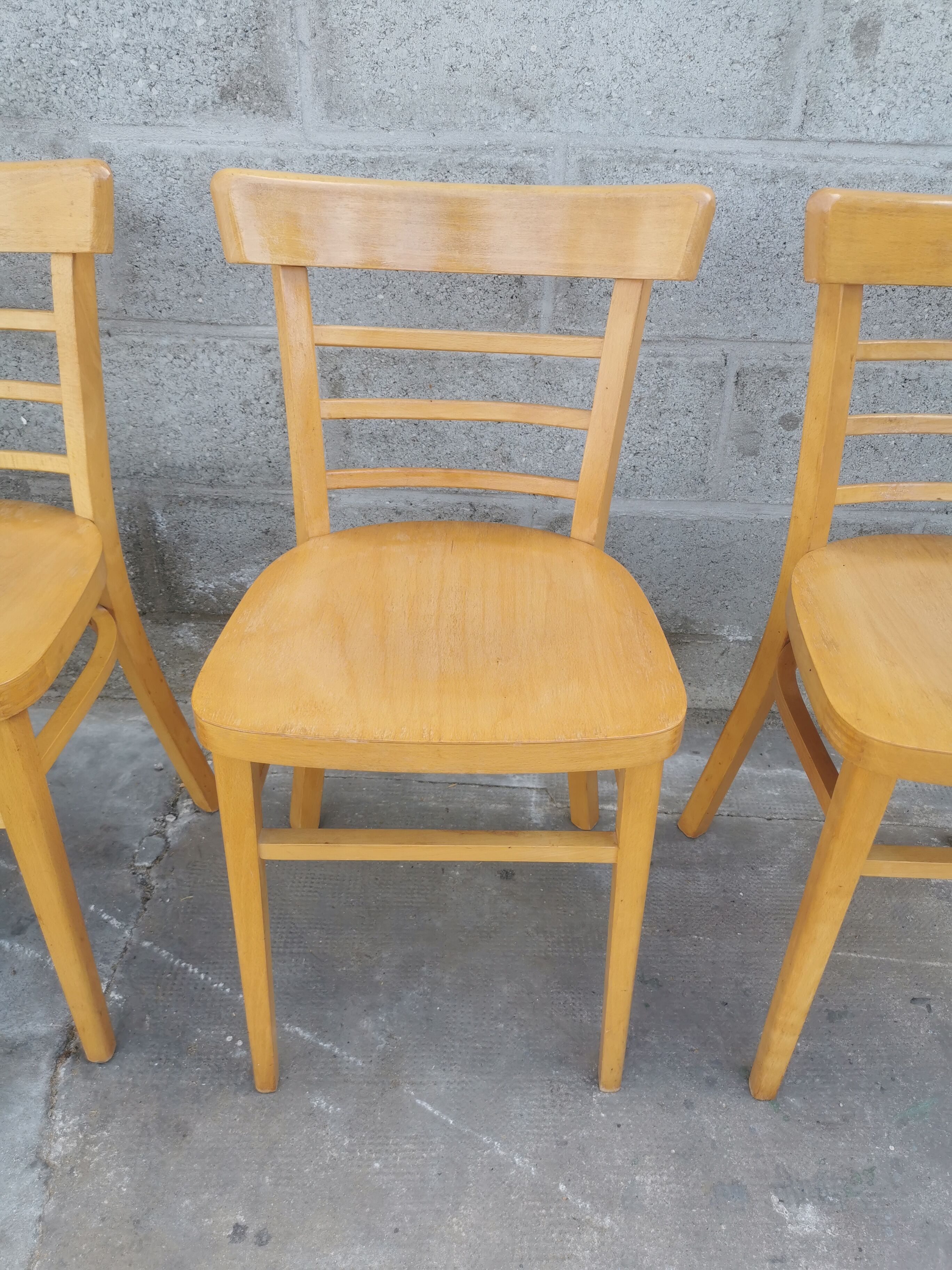 Set de quatre chaises bistrot Baumann