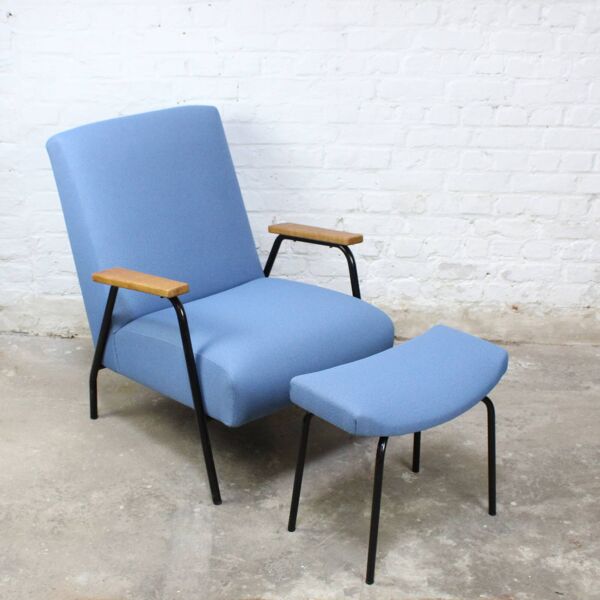 Fauteuil ''Rio'' et ottoman taureau de Pierre Guariche pour Meurop 1962