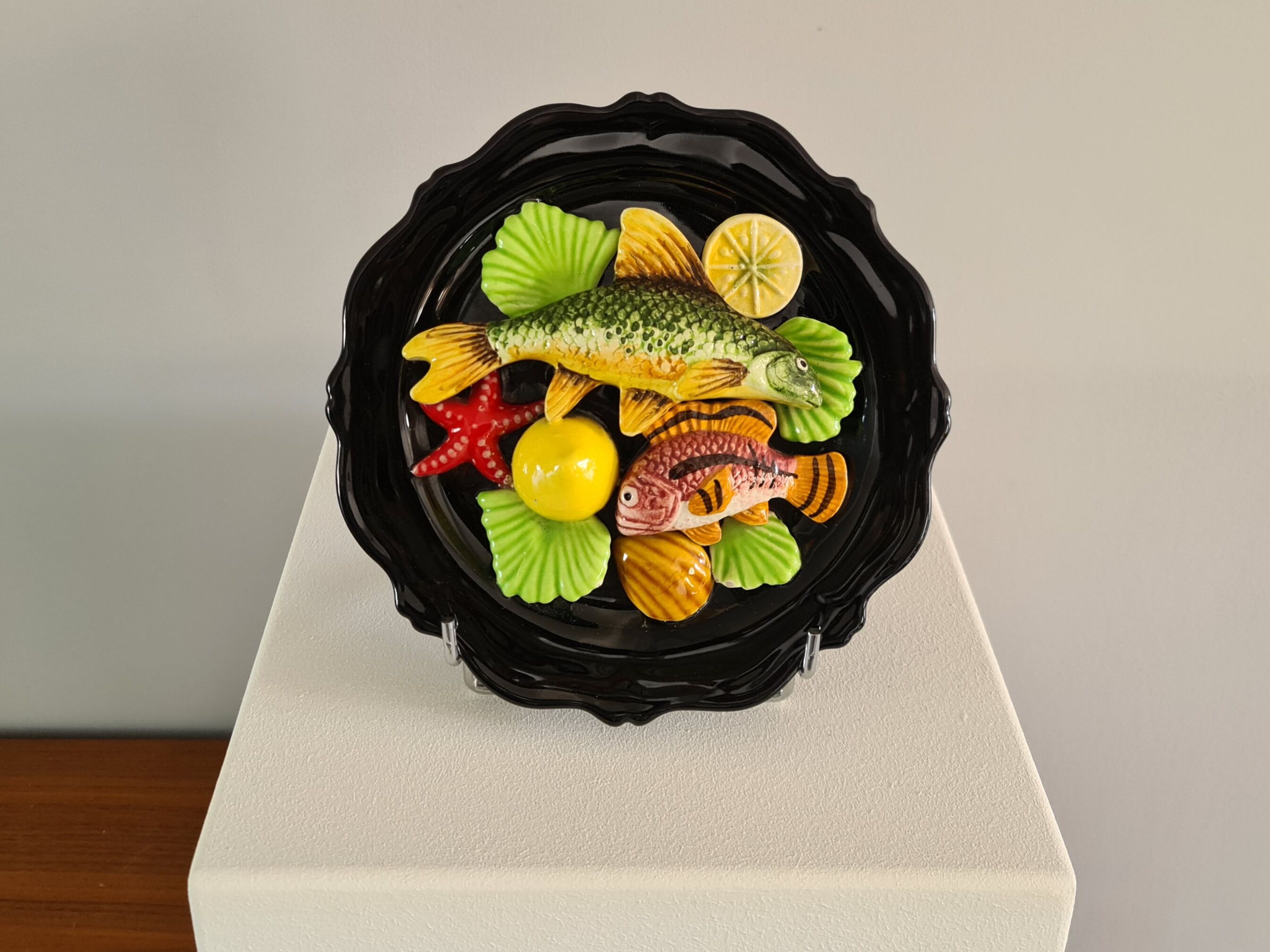 Wall plate signed Vallauris ceramic trompe-l'oeil / seafood / 1950 / French riviera