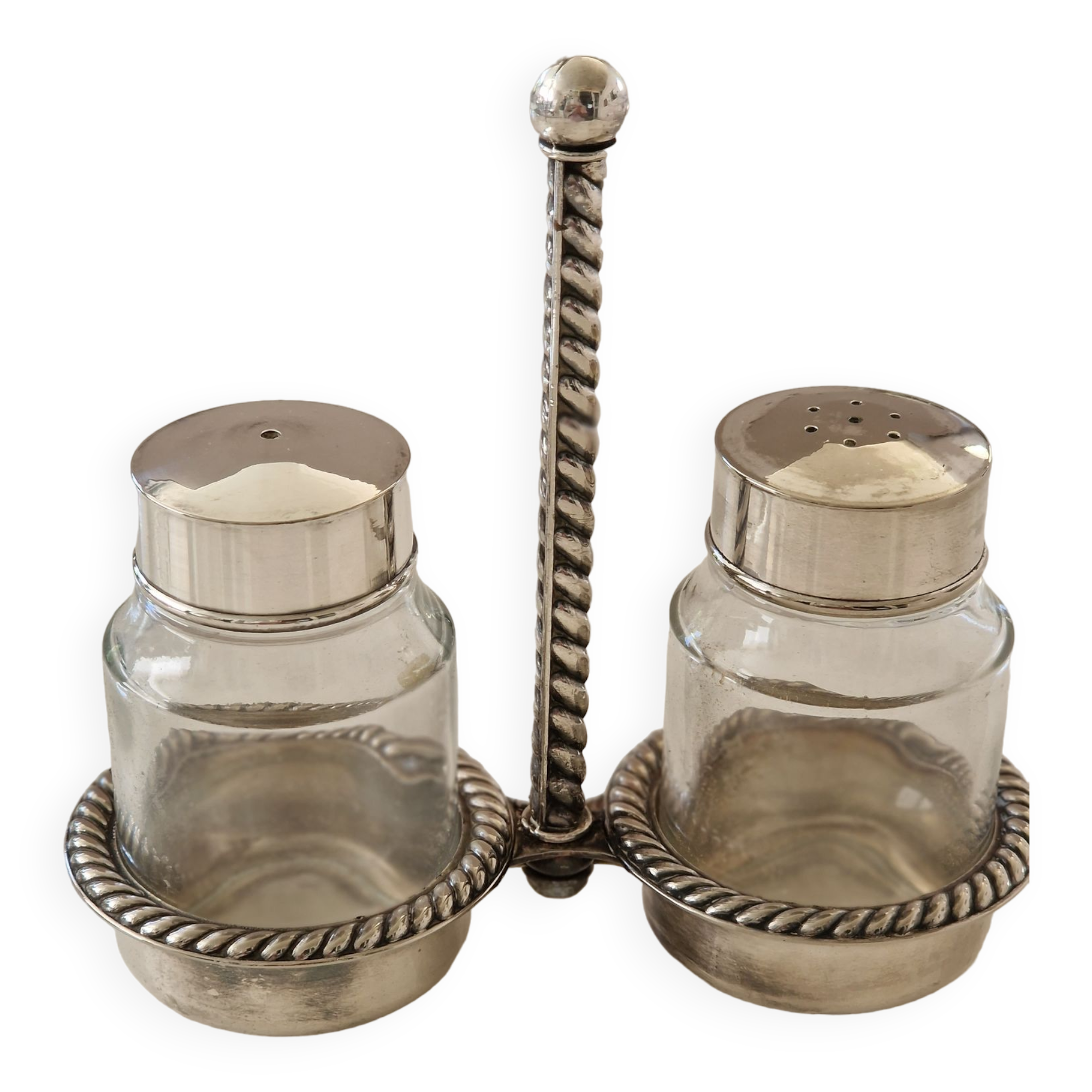 Salerons with support