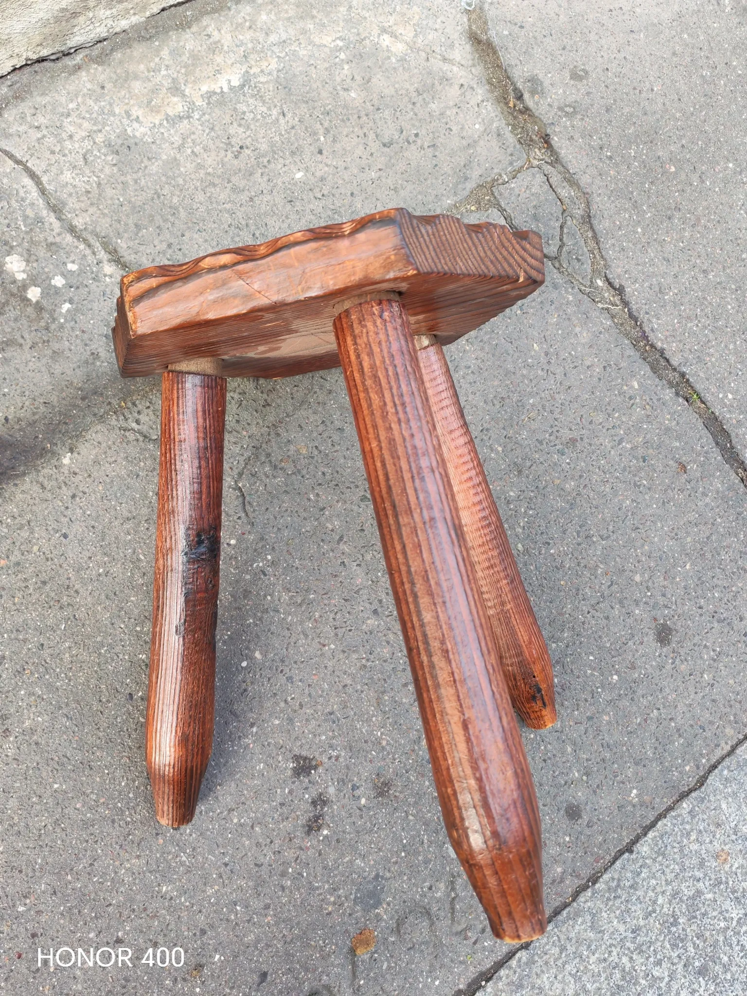 Pair of tripod stools in brutalist style made of pine, Catalonia 1960.