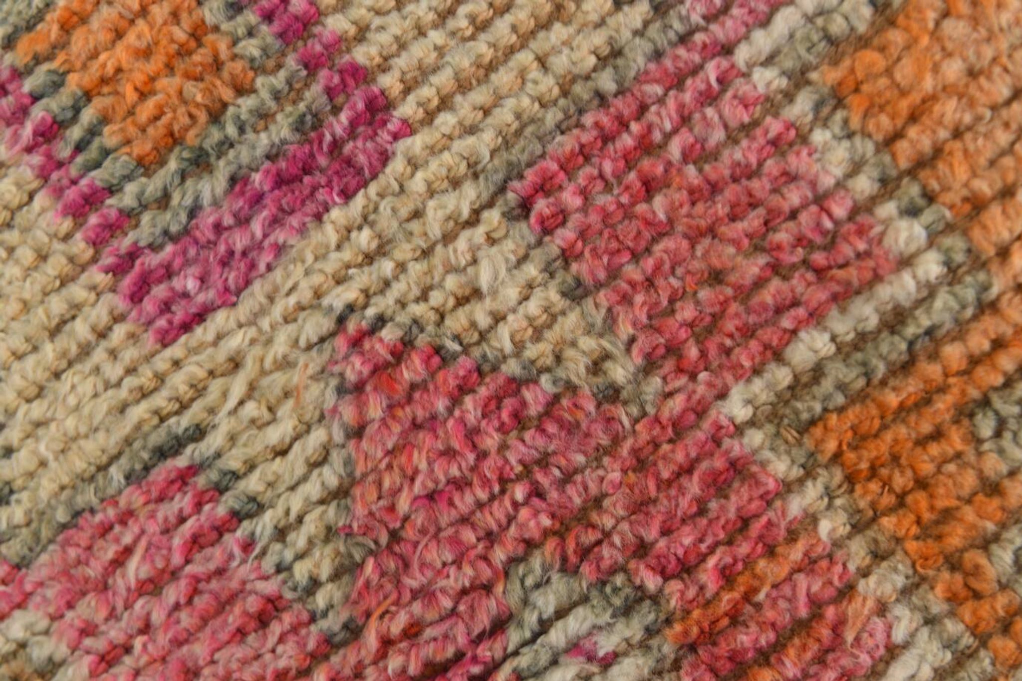 Tapis runner bohème aux motifs naïfs, palette douce et vibrante, 86x309Cm