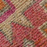 Tapis runner bohème aux motifs naïfs, palette douce et vibrante, 86x309Cm