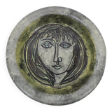 Decorative dish with a woman's face signed Le Tignard – Accolay, France 1970